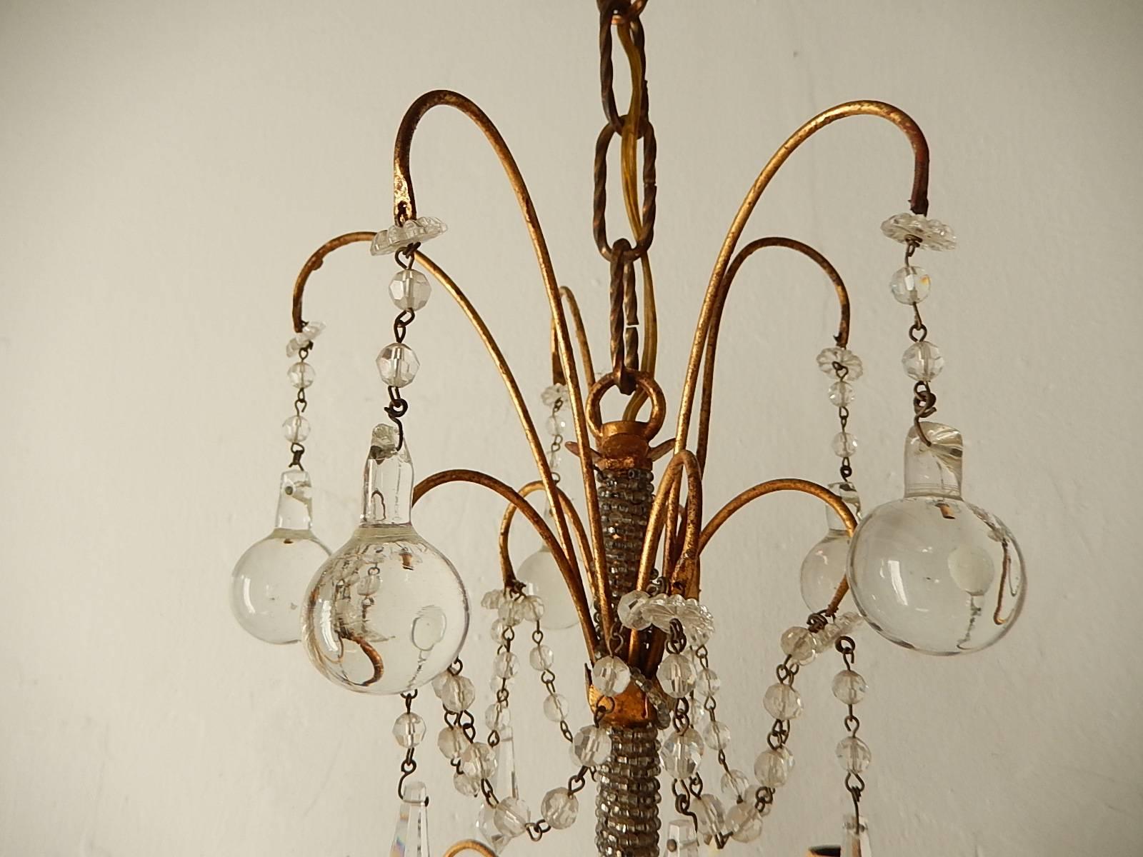 French Micro Beaded Polychrome Murano Balls Crystal Chandelier, circa 1920 In Good Condition For Sale In Modena (MO), Modena (Mo)