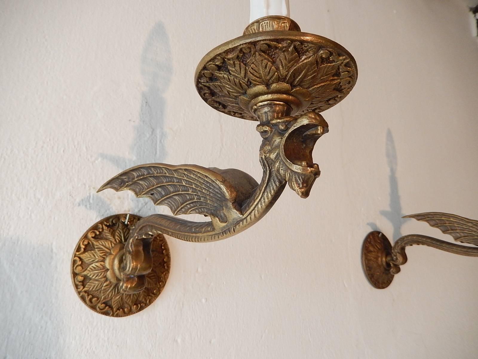 Four Cast Bronze Winged Dragon Italian Sconces In Excellent Condition In Modena (MO), Modena (Mo)