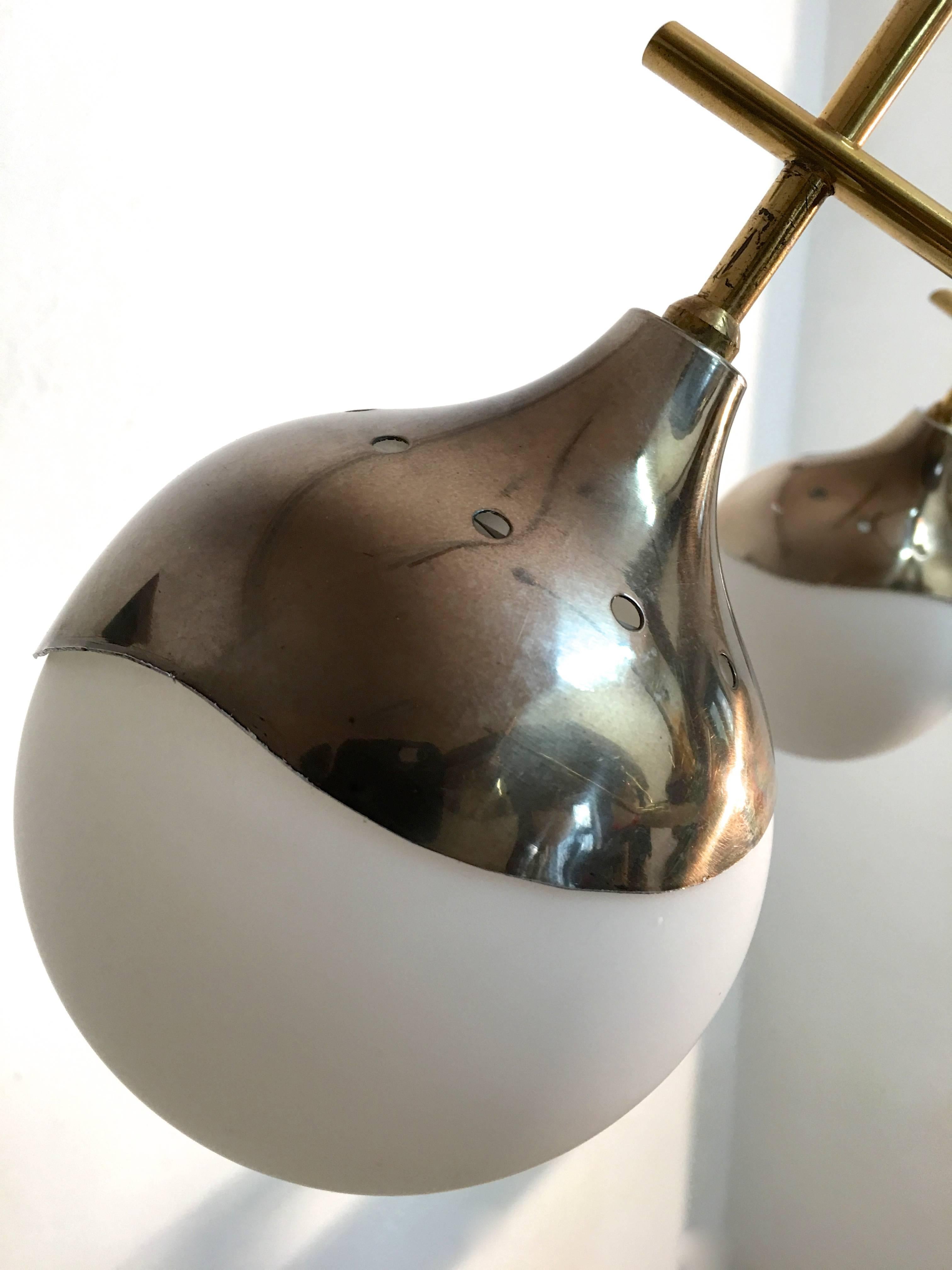 Brass and Aluminum Italian Globe Chandelier In Good Condition In Hem, NL