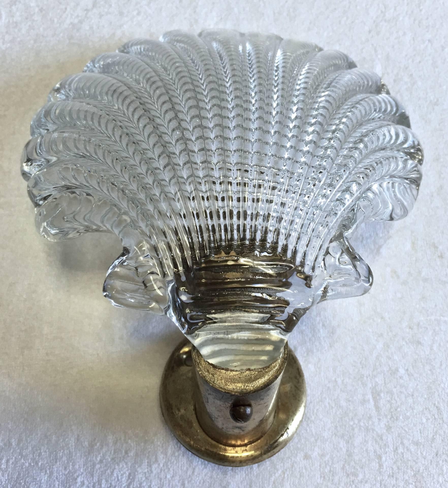 Mid-Century Modern Pair of Brass and Glass Seguso Seashell Wall Lights For Sale