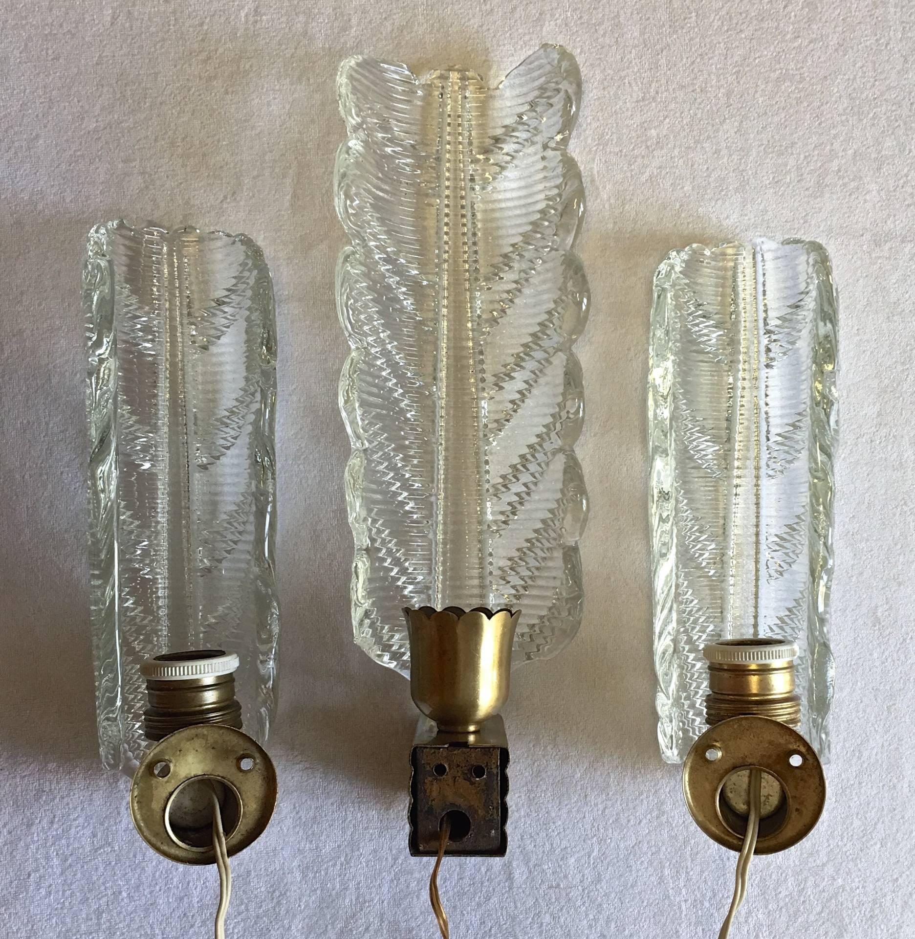 20th Century Set of Three Archimede Seguso Leaf Design Glass Wall Lights For Sale