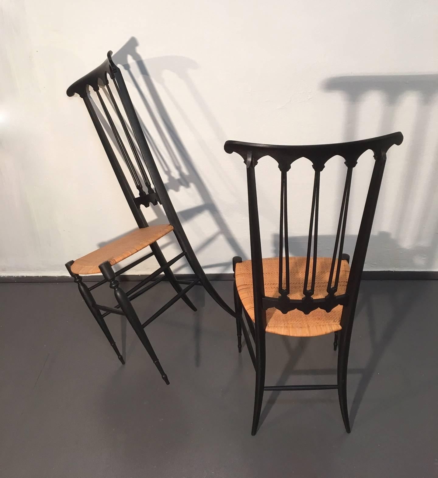 Italian Pair of Mid-Century Black Chiavari Chairs For Sale