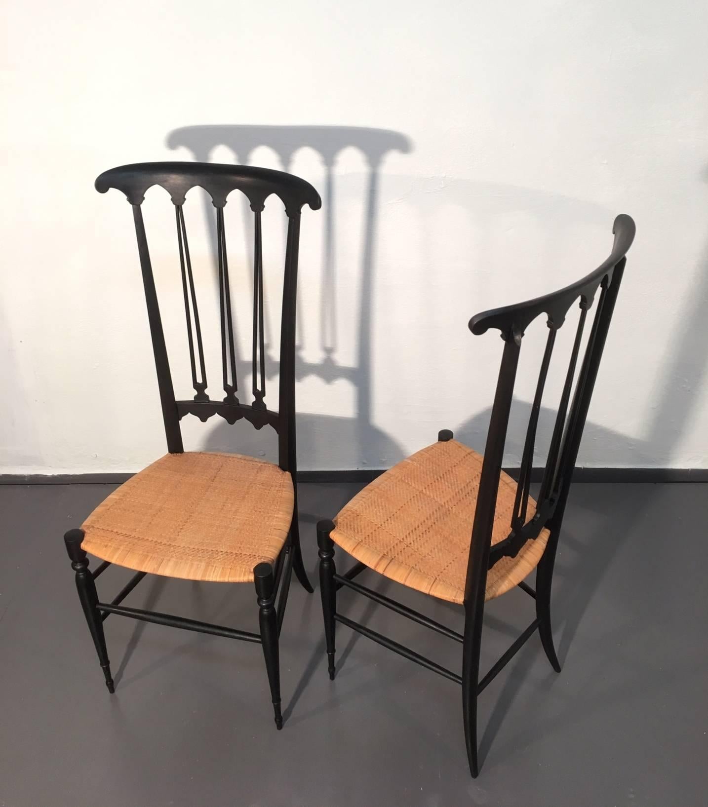 Ebonized Pair of Mid-Century Black Chiavari Chairs For Sale