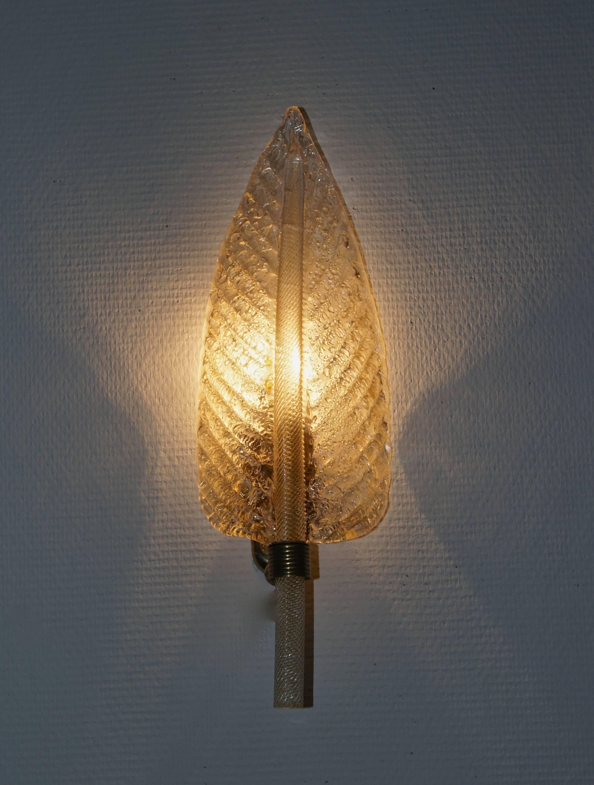 Seguso Gold Infused Glass Leaf Wall Sconce In Excellent Condition In Hem, NL