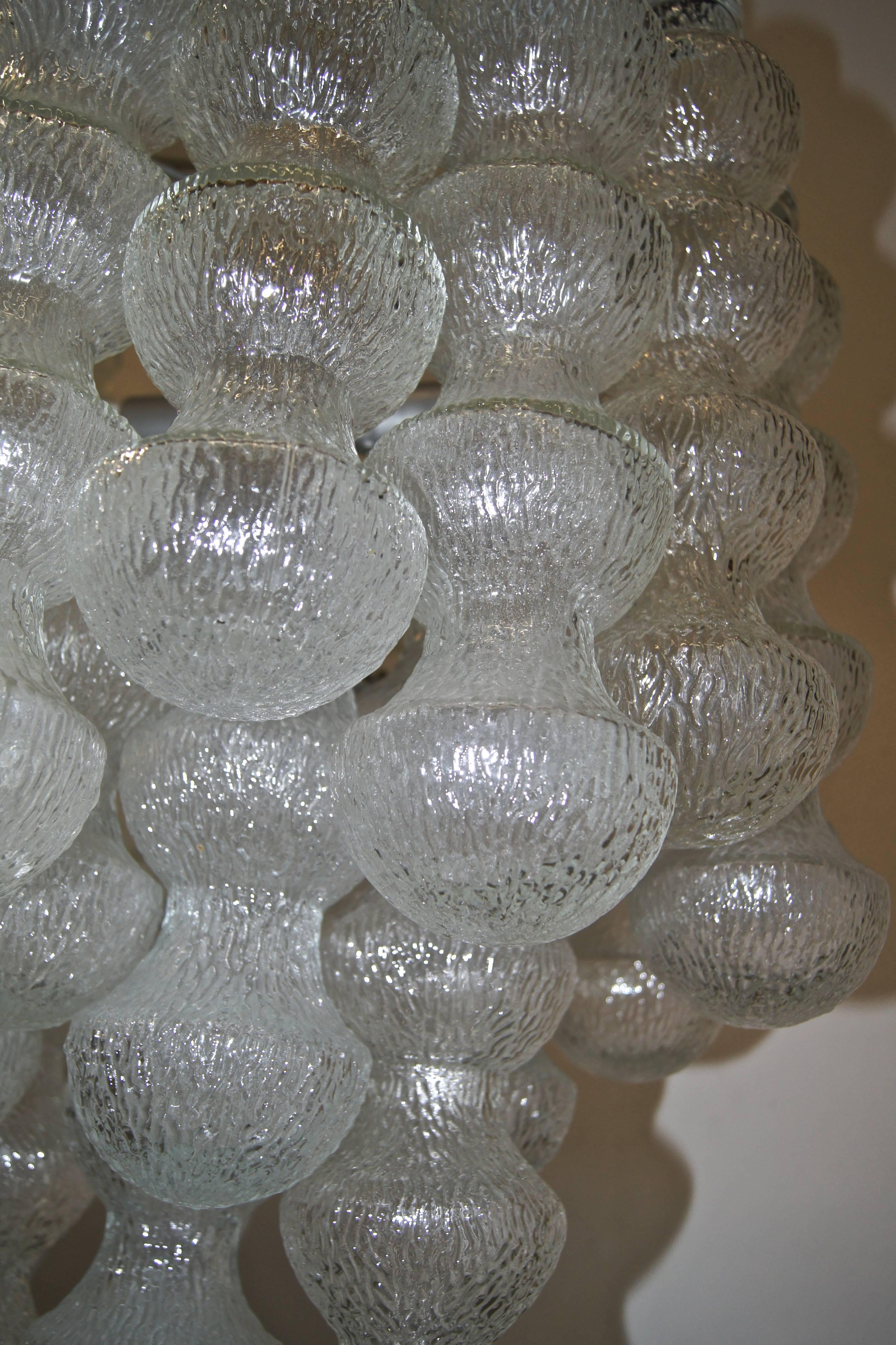 Large Layered Mid-Century Seguso Bubble Glass Chandelier In Good Condition For Sale In Hem, NL