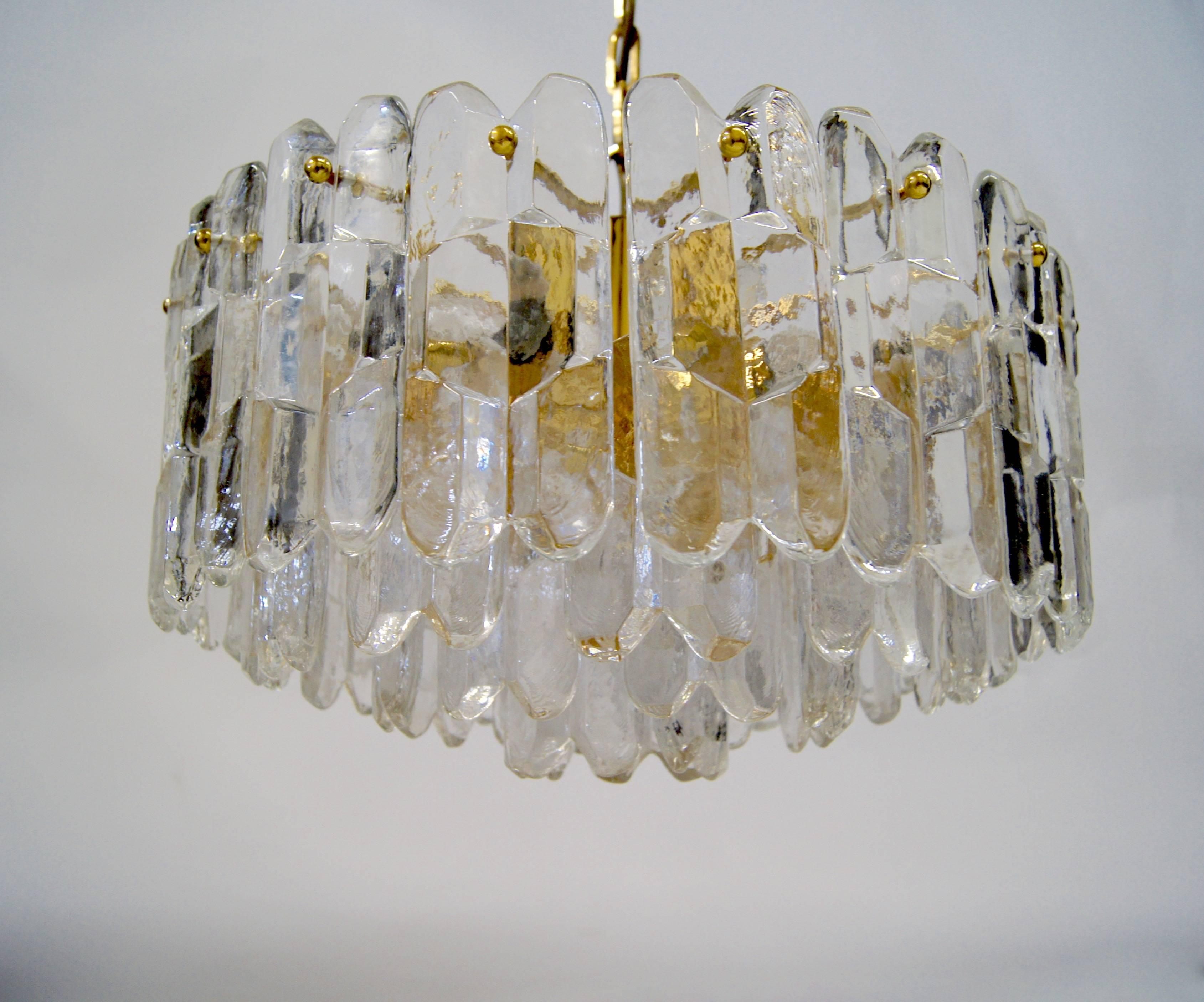 Crystal and Gold Kalmar Palazzo Chandelier In Excellent Condition For Sale In Hem, NL