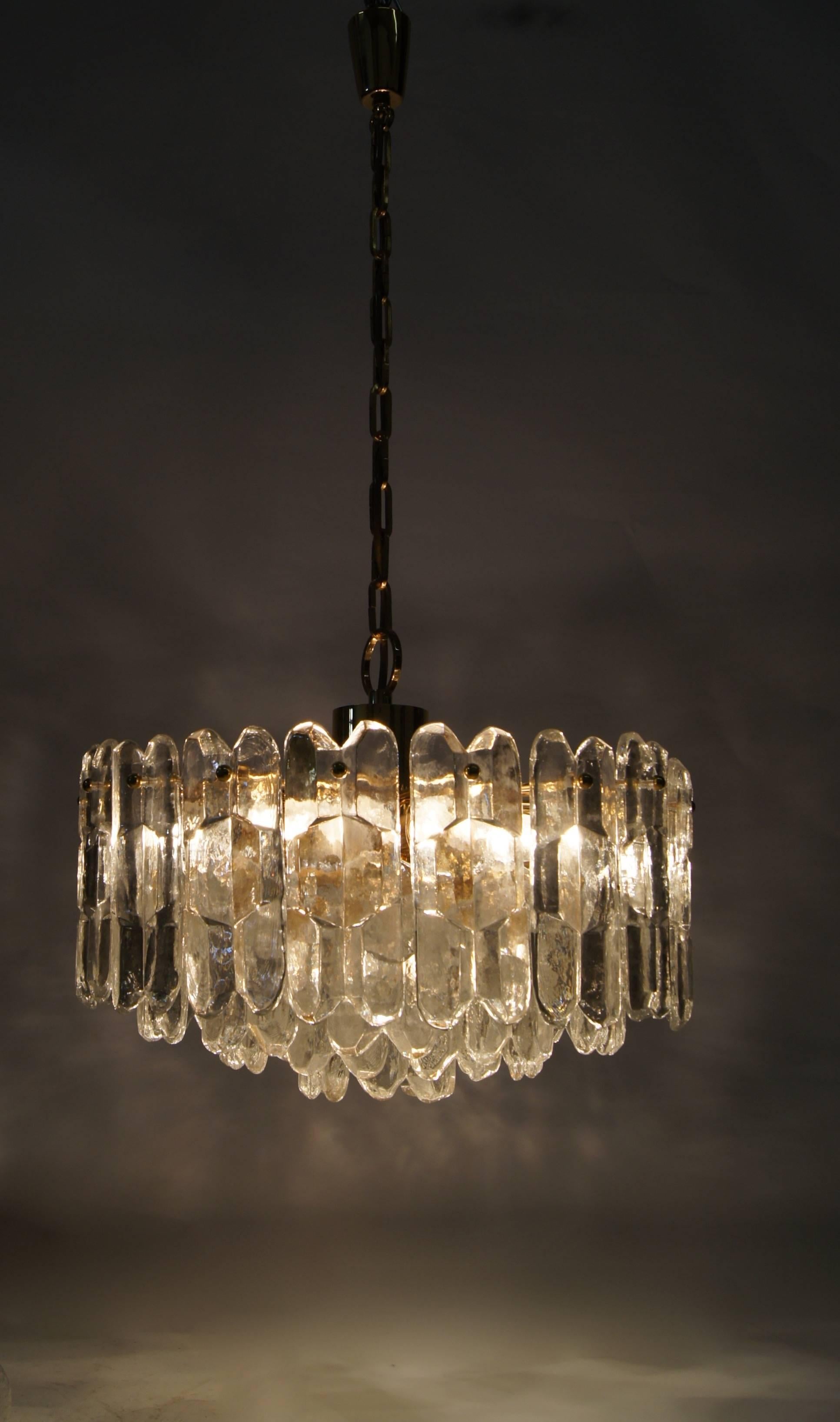Mid-Century Modern Crystal and Gold Kalmar Palazzo Chandelier For Sale