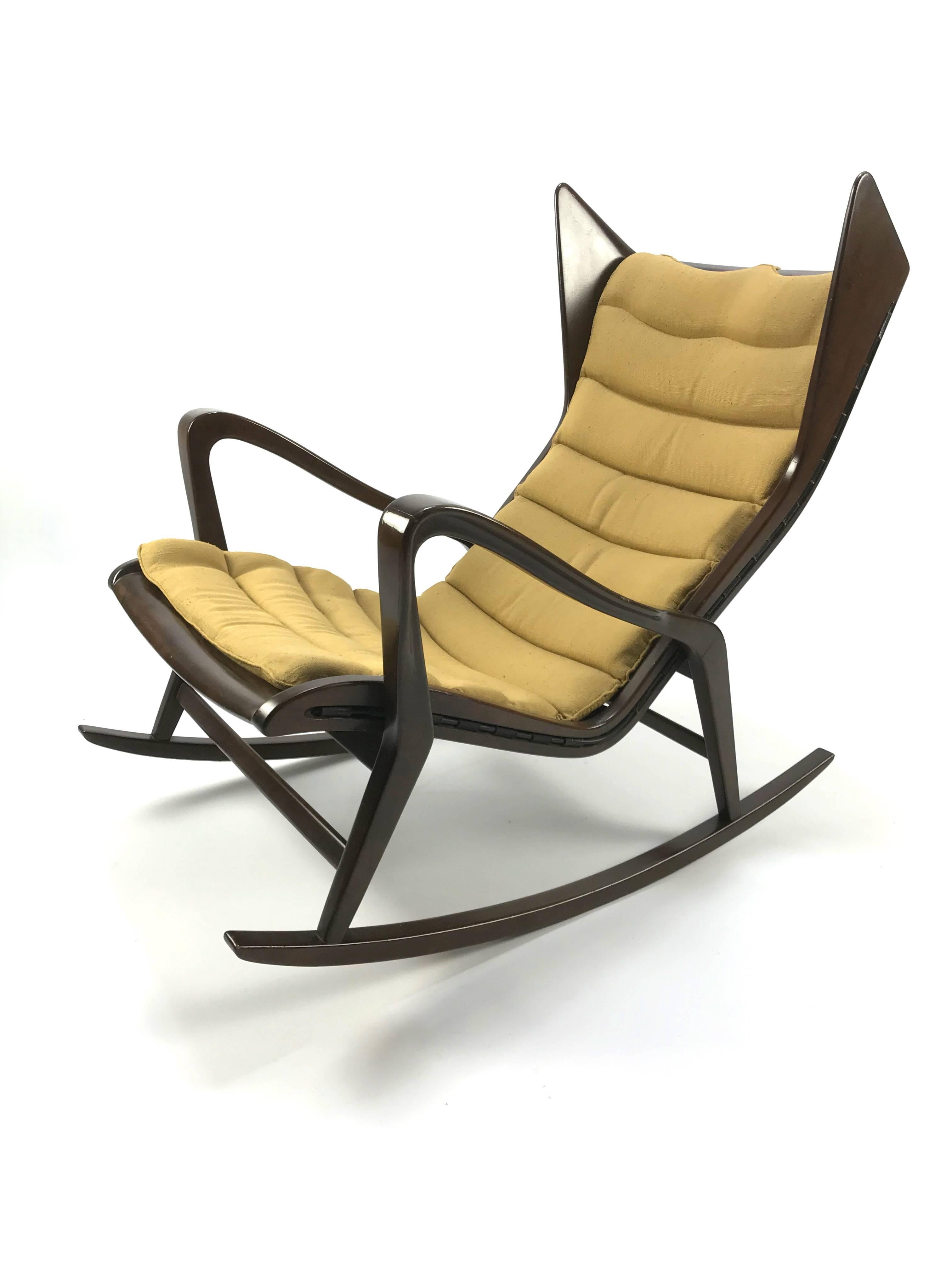 Italian Rocking Chair Model 572 Attributed Gio Ponti For Sale