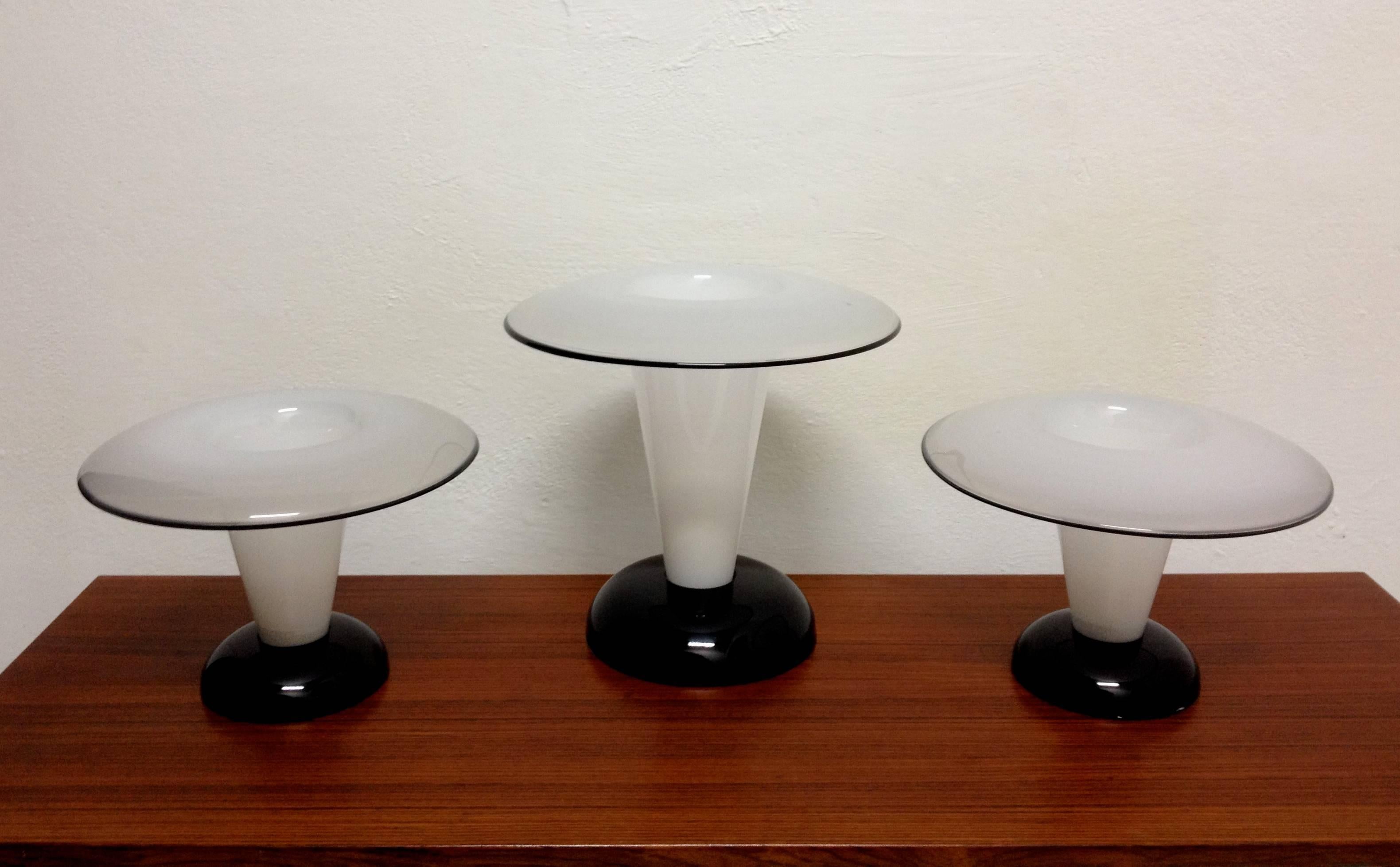 Late 20th Century Black and White Italian Mushroom Table Lamps For Sale