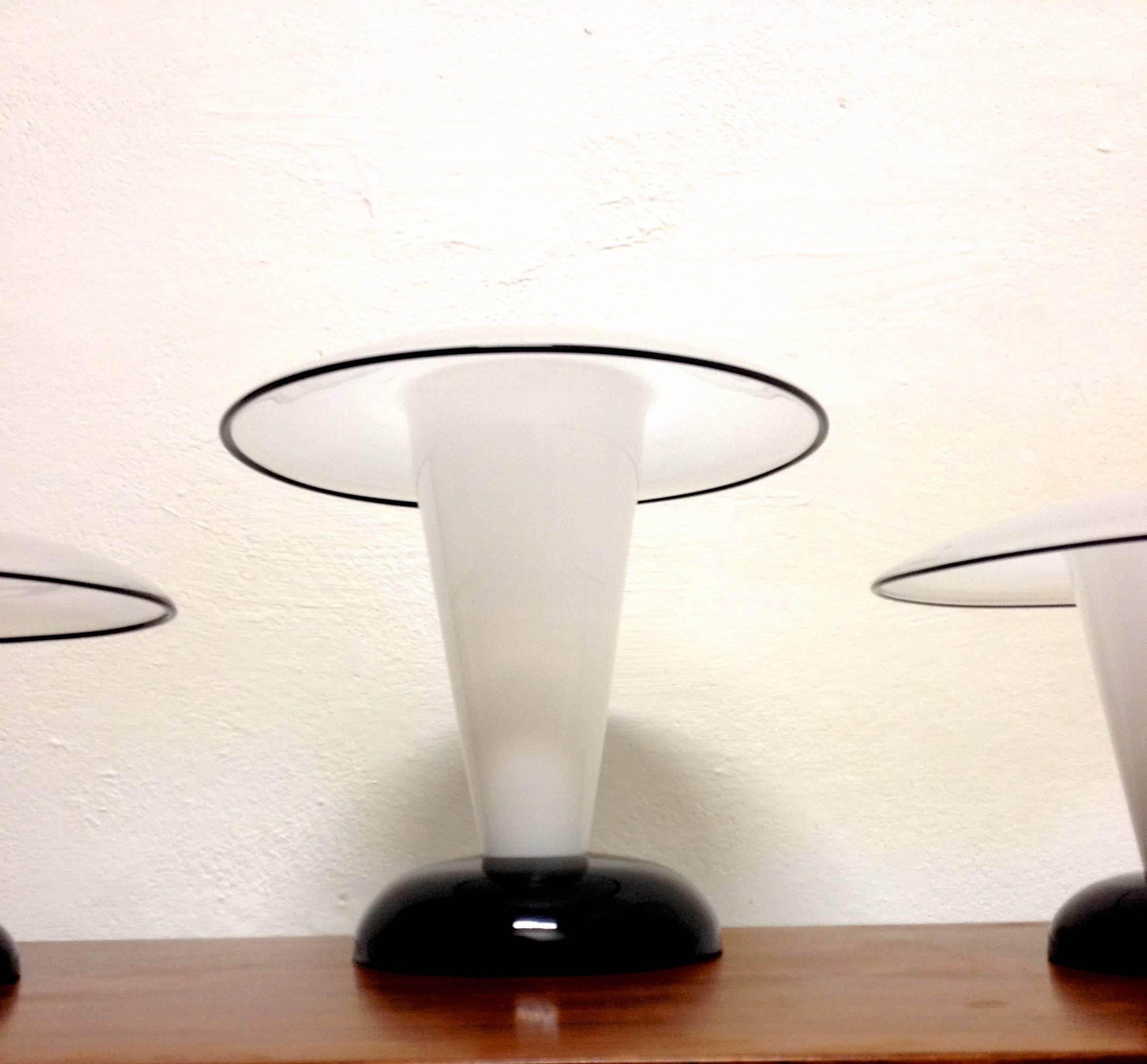 Black and White Italian Mushroom Table Lamps In Excellent Condition For Sale In Hem, NL