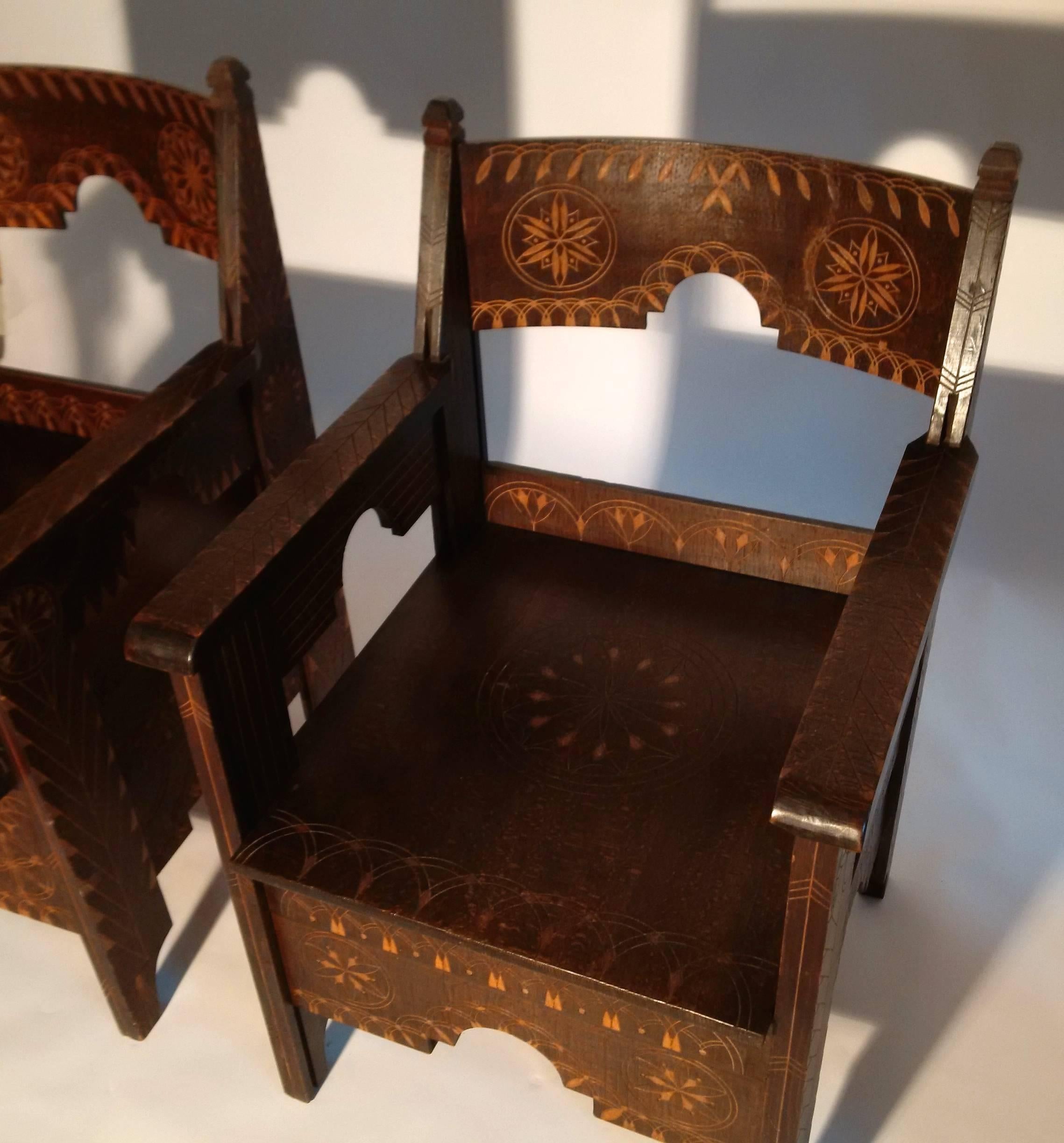 20th Century Pair of Carved Wooden Chairs with Moorish Pattern, Italy, circa 1900 For Sale