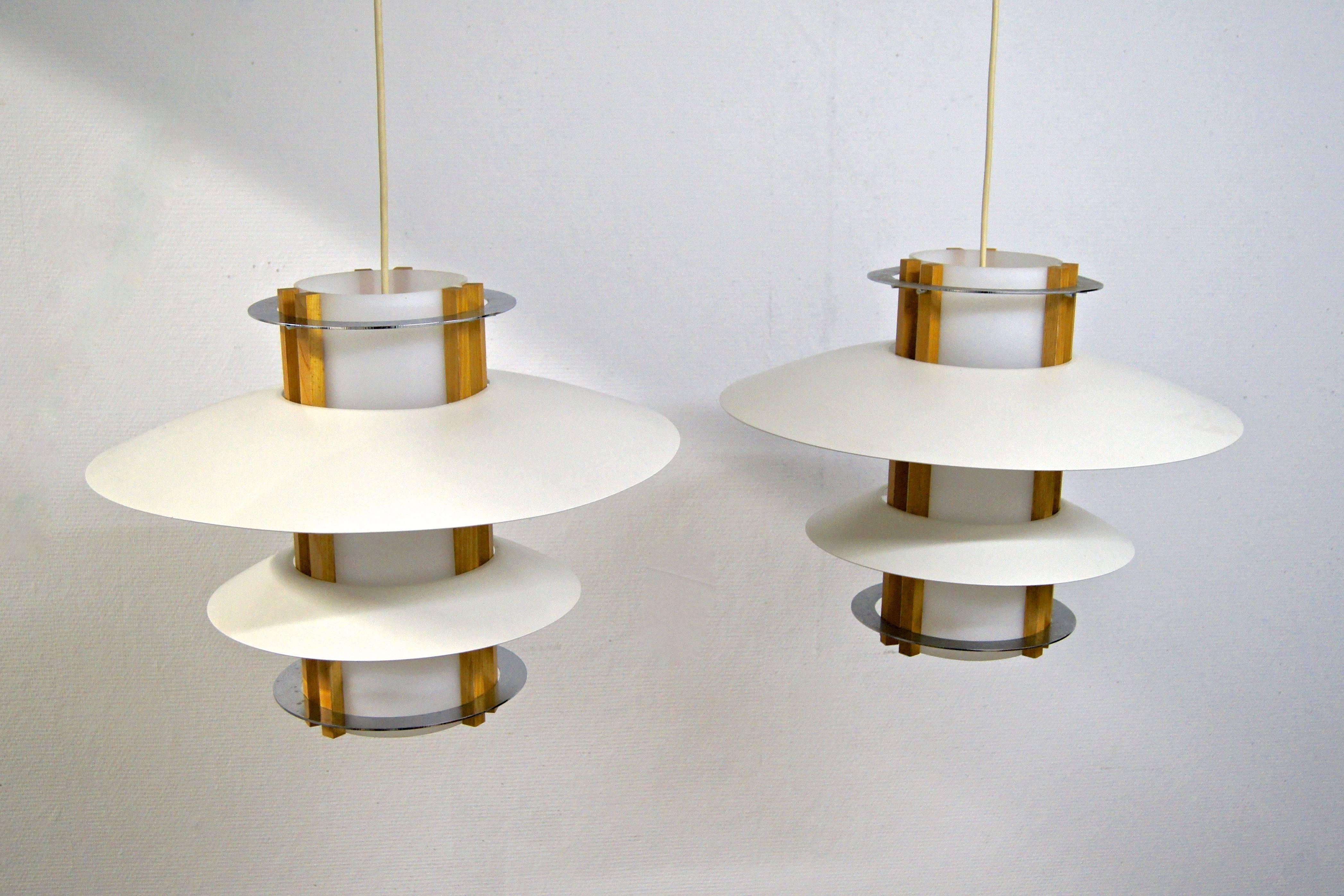 Swedish Minimalist Saucer Lamps In Good Condition For Sale In Hem, NL