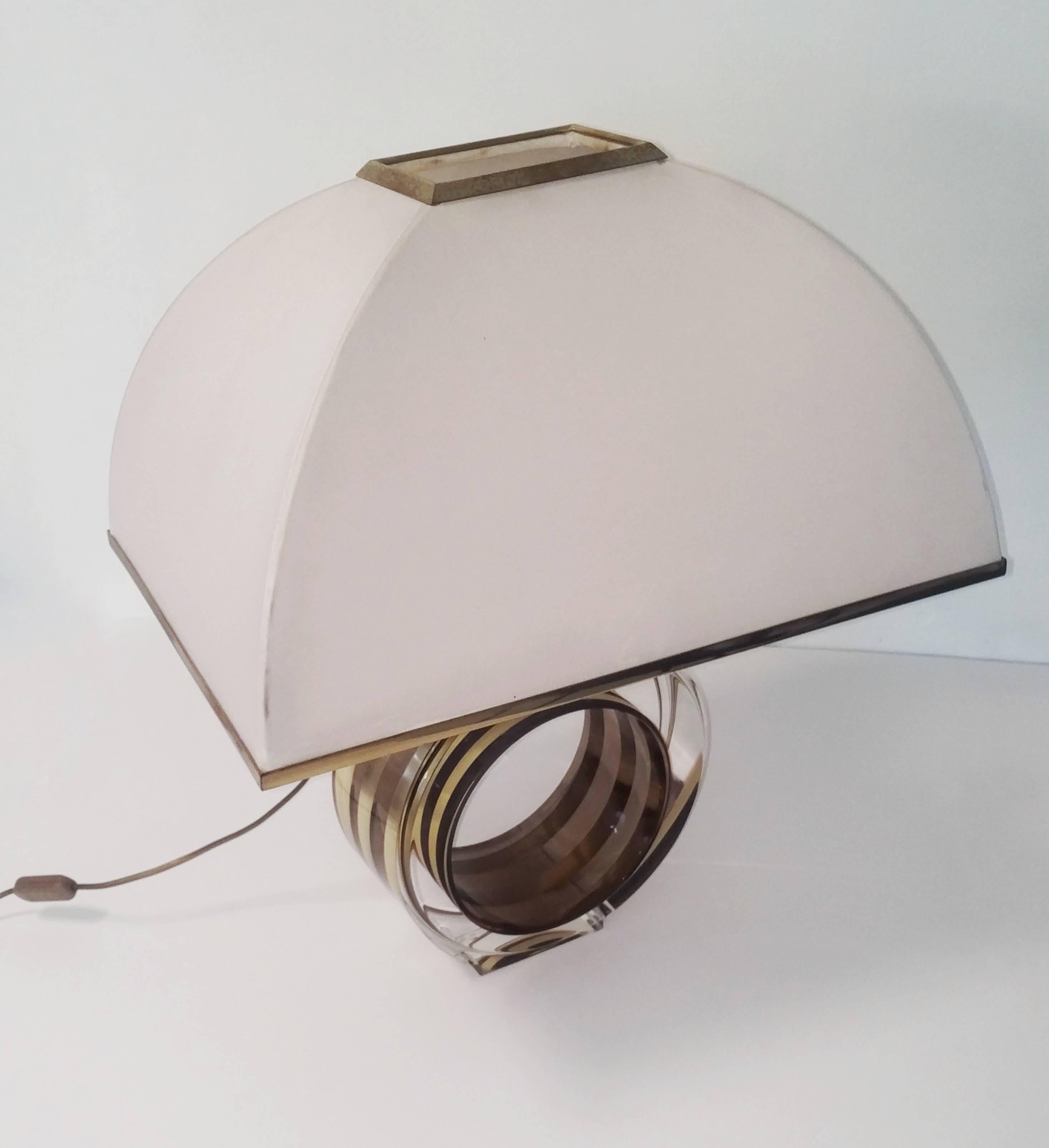 Italian Brass and Lucite Table Lamp, Italy For Sale