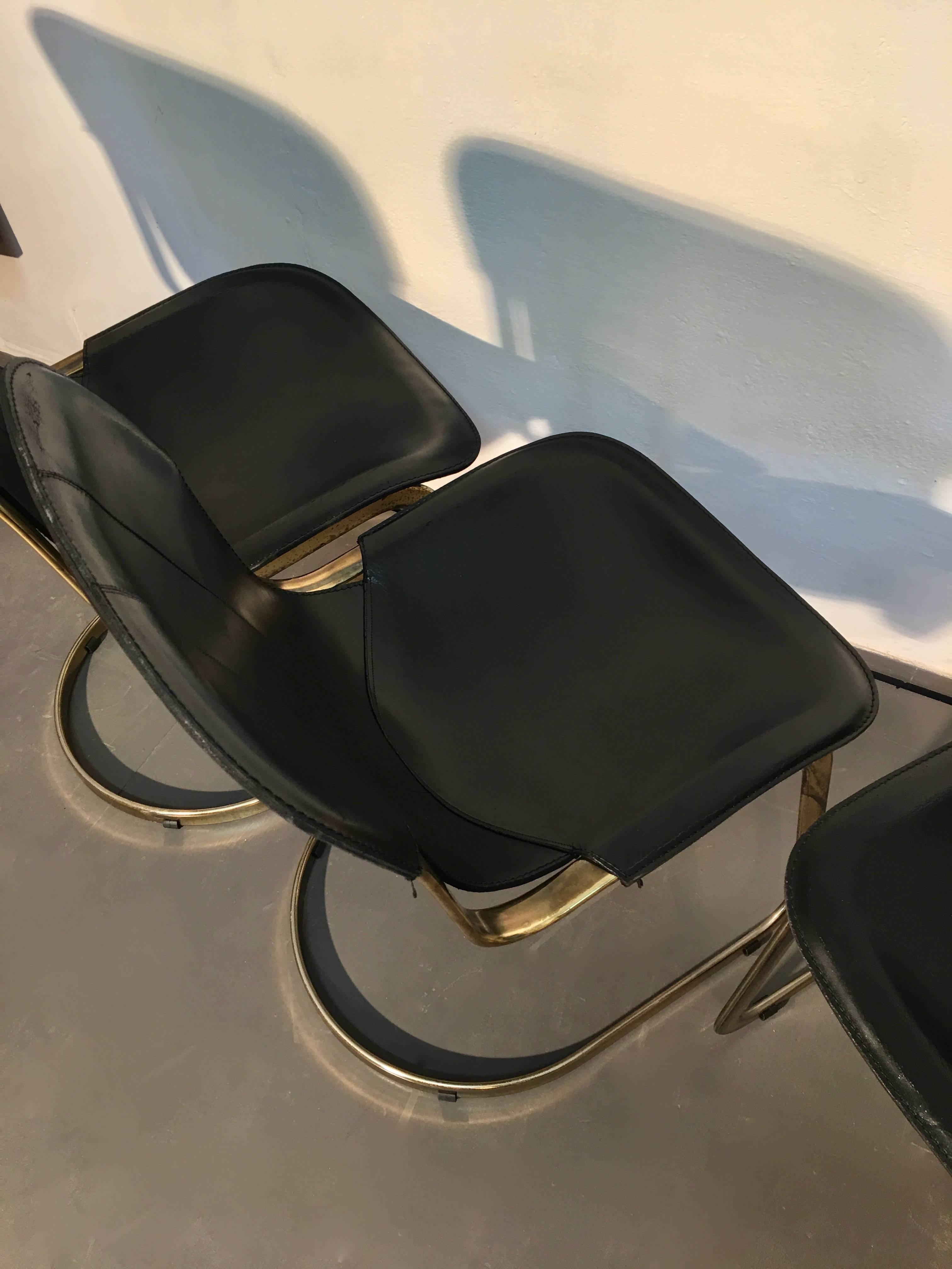 Mid-Century Modern Set of Brass and Black Leather Willy Rizzo Dining Chairs For Sale