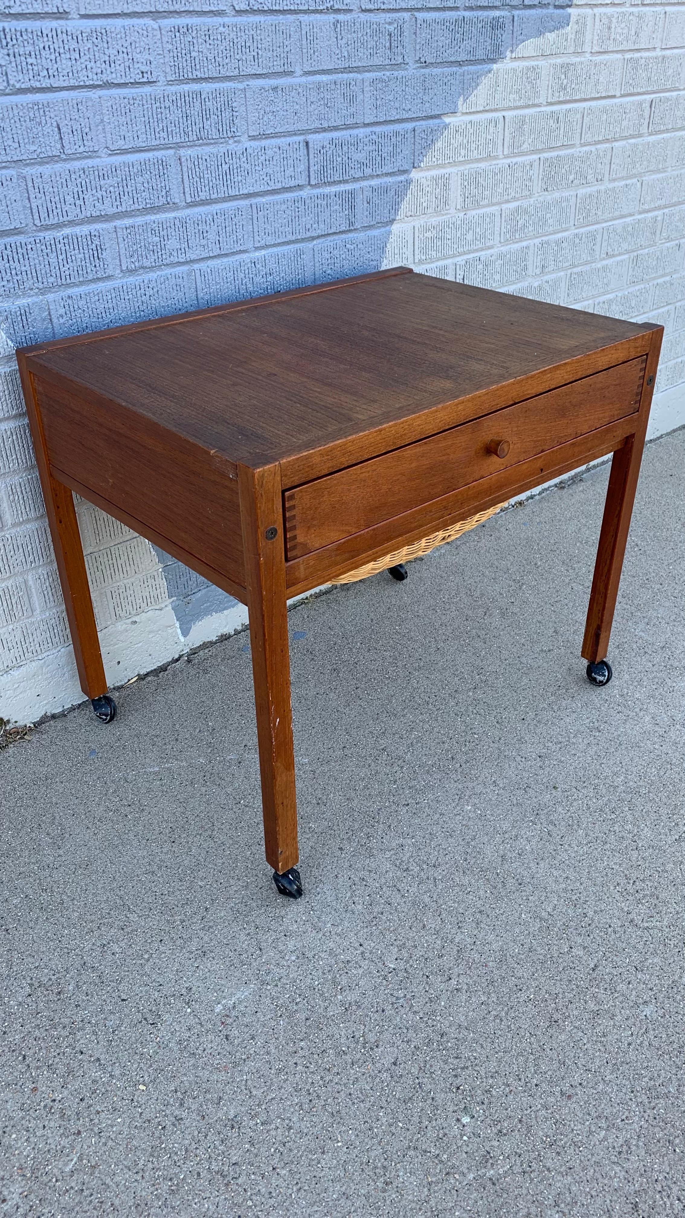 Vintage Danish Modern Style Sewing Table In Good Condition For Sale In Wheat Ridge, CO