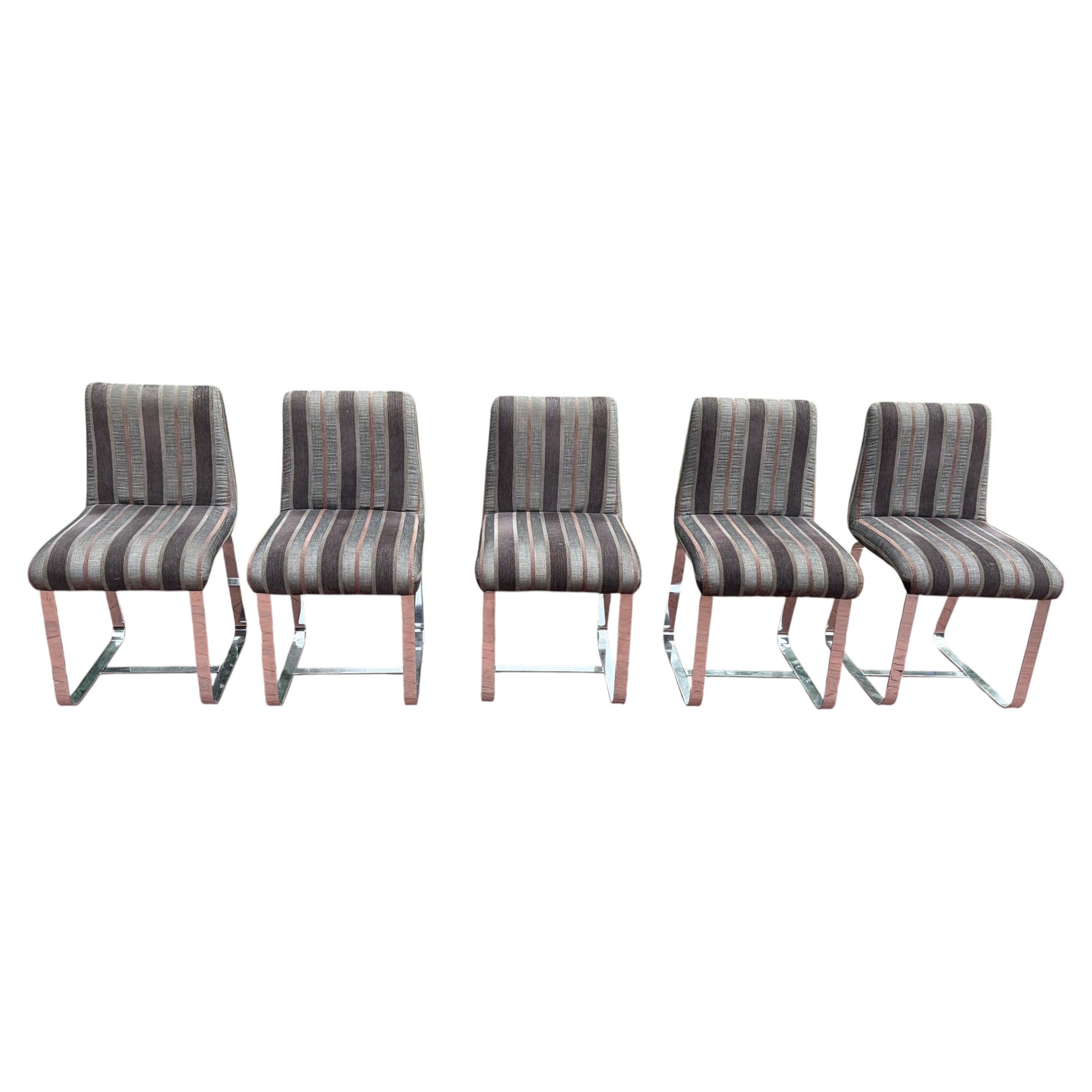 Sillas de comedor vintage de estilo «mid-century modern» con base tipo trineo, juego de 5 en venta