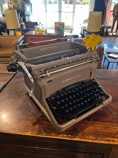 Vintage Underwood Manual Typewriter, 1950, Cast-Metal Body