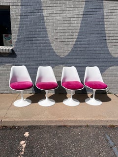 Set of Four Eero Saarinen Tulip Chairs for Knoll, 1960s–1970s