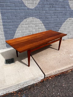 Table basse en teck « Finn Juhl pour France & Son », réalisée par Povl Dinesen, années 1960