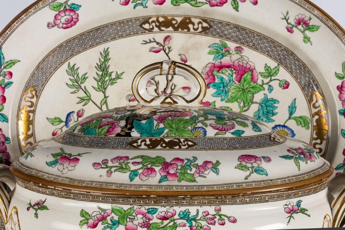 English Late 19th Century Minton Dinner Service of Indian Tree Design