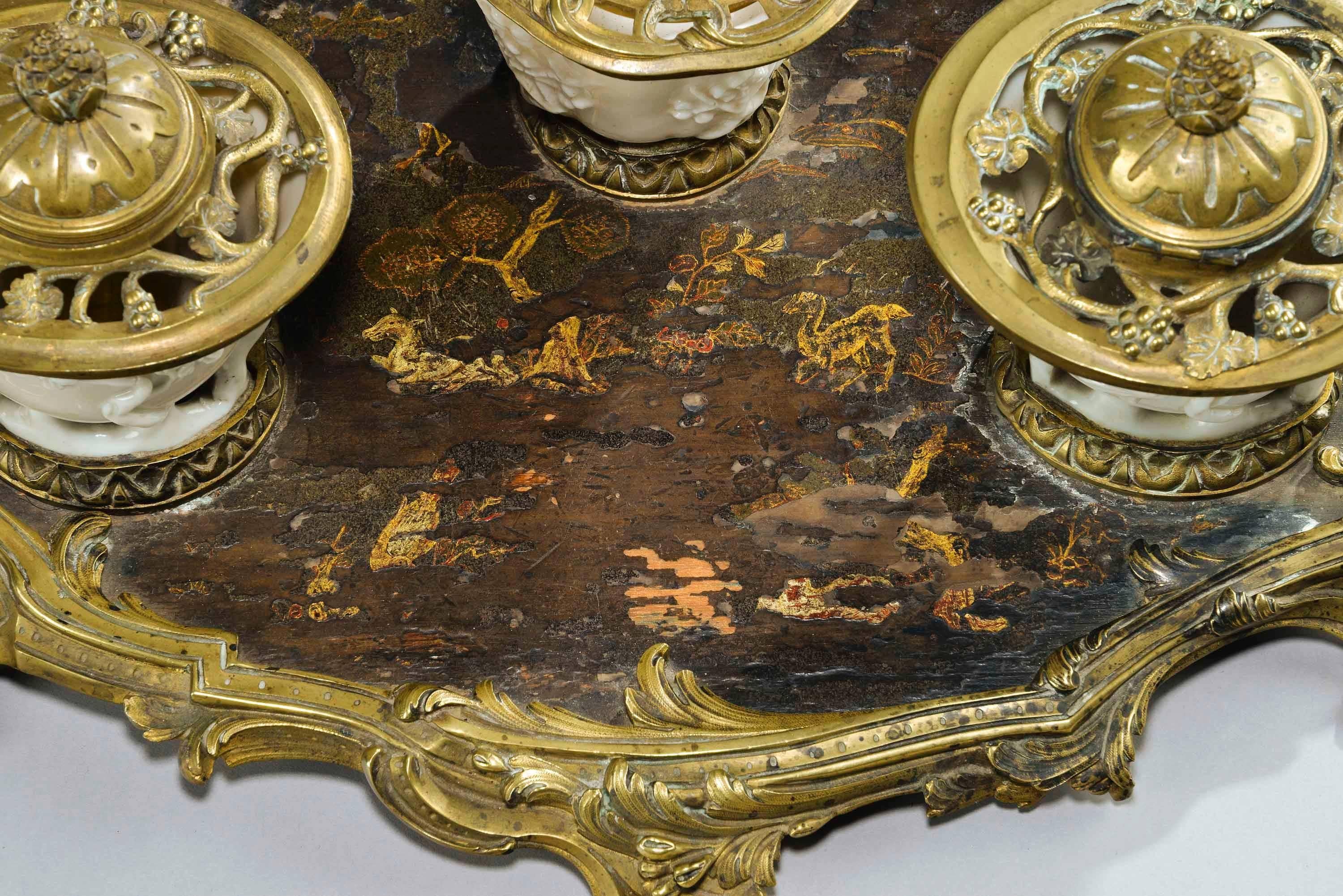 Seltenes Tintenfass aus vergoldeter Bronze und chinesischem Lack aus dem 19. Jahrhundert 2