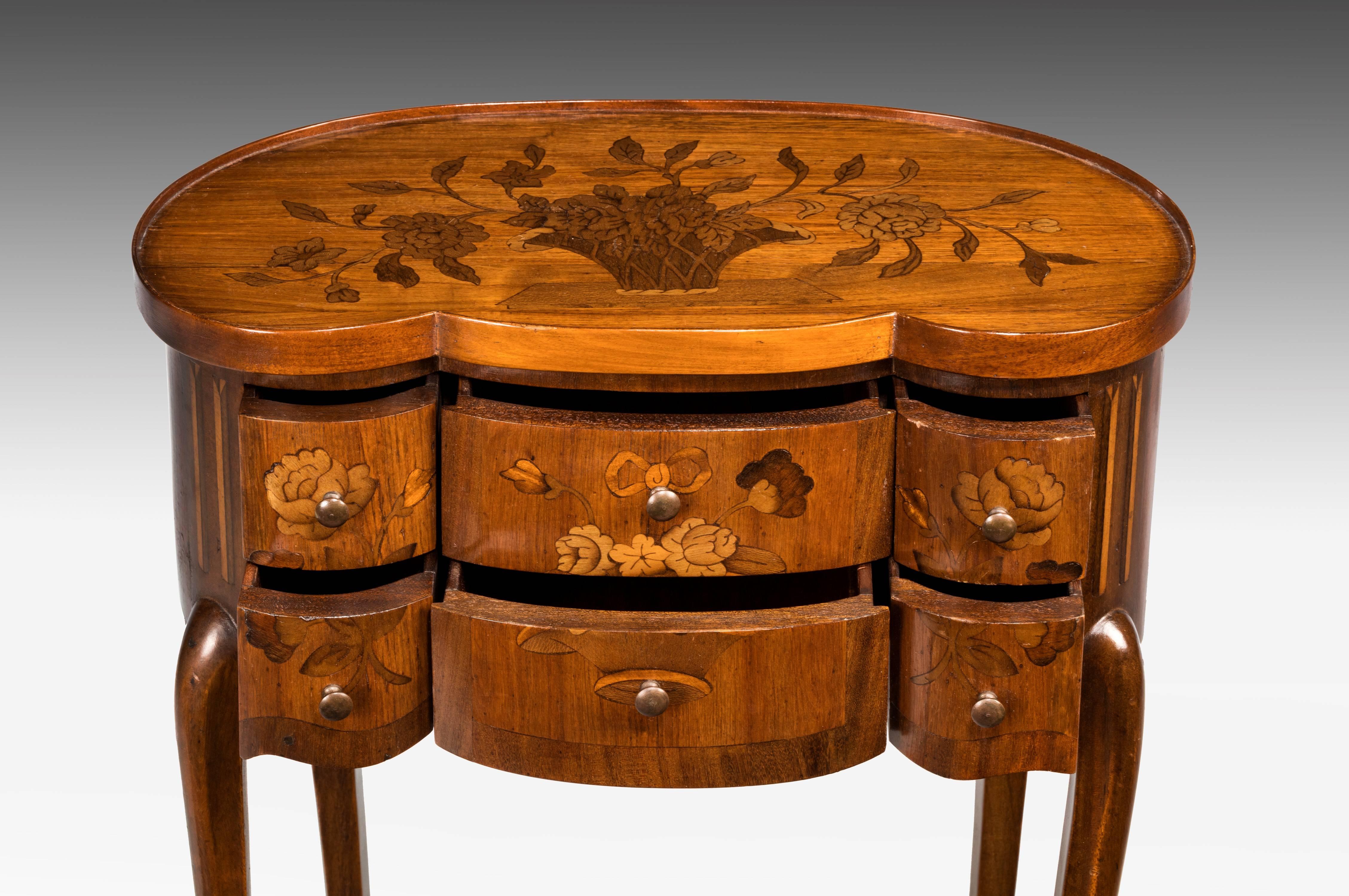 Late 19th Century Continental Marquetry Commode In Excellent Condition In Peterborough, Northamptonshire