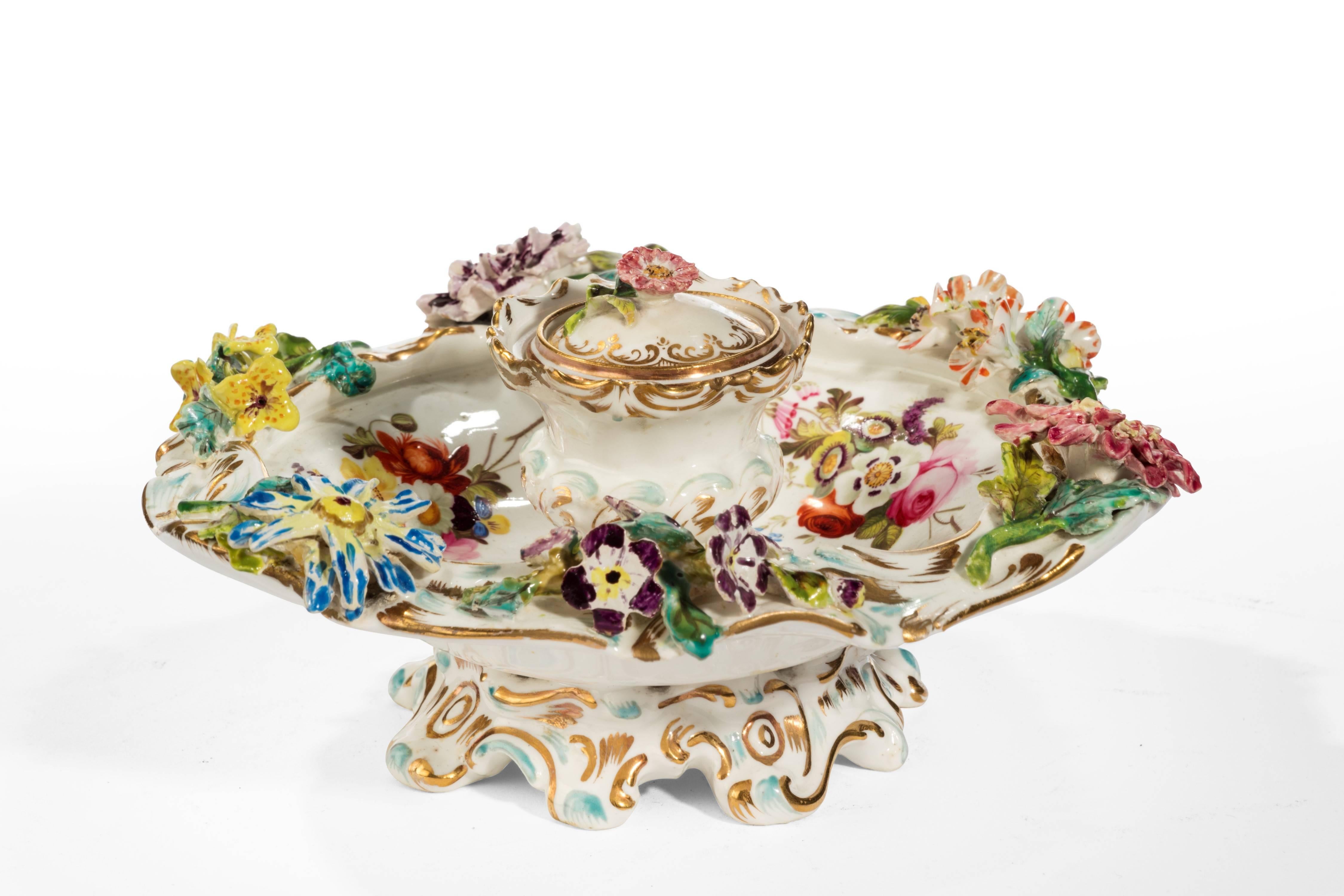 Mid-19th Century Porcelain Flower Encrusted Inkwell In Excellent Condition In Peterborough, Northamptonshire