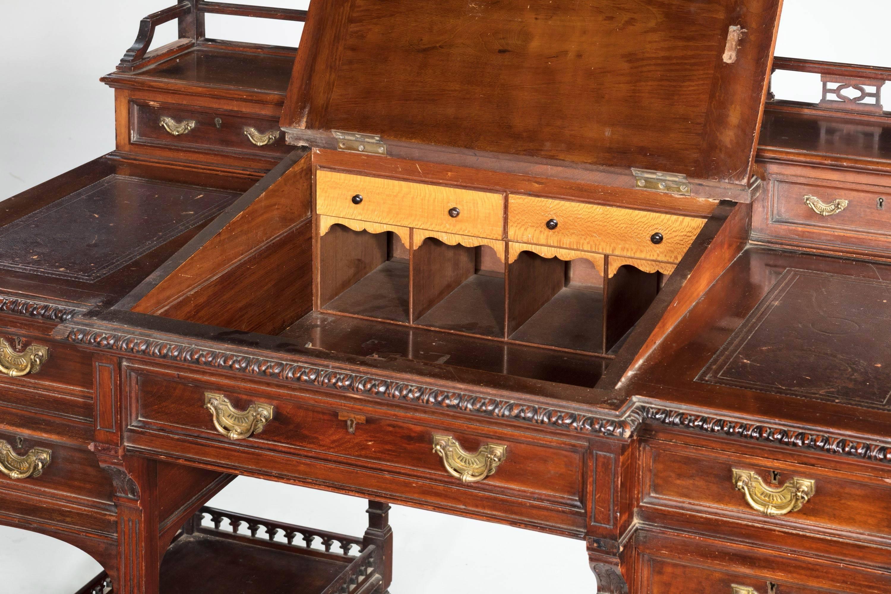 English Late 19th Century Mahogany Desk