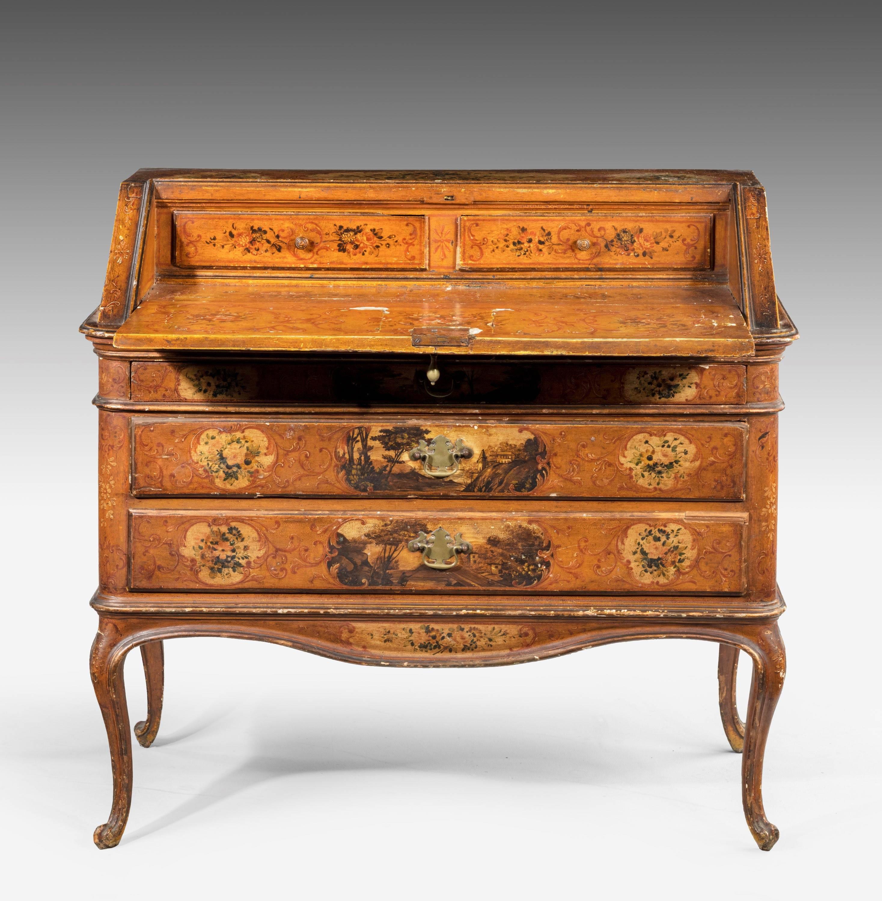 Mid-18th Century Venetian Lacquered and Gilded Bureau In Good Condition In Peterborough, Northamptonshire