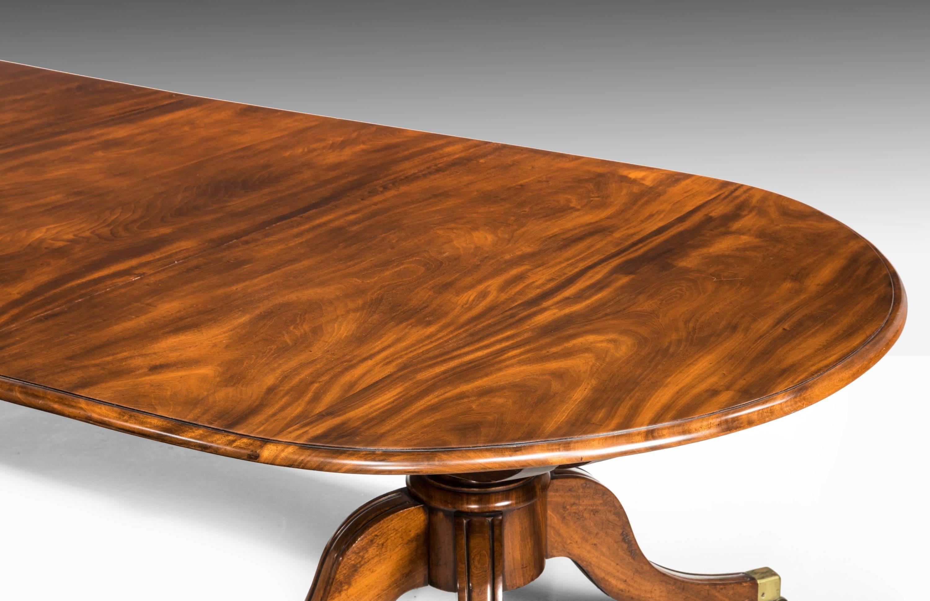 A Rare Regency Period Two Pillar Dining Table  In Good Condition In Peterborough, Northamptonshire