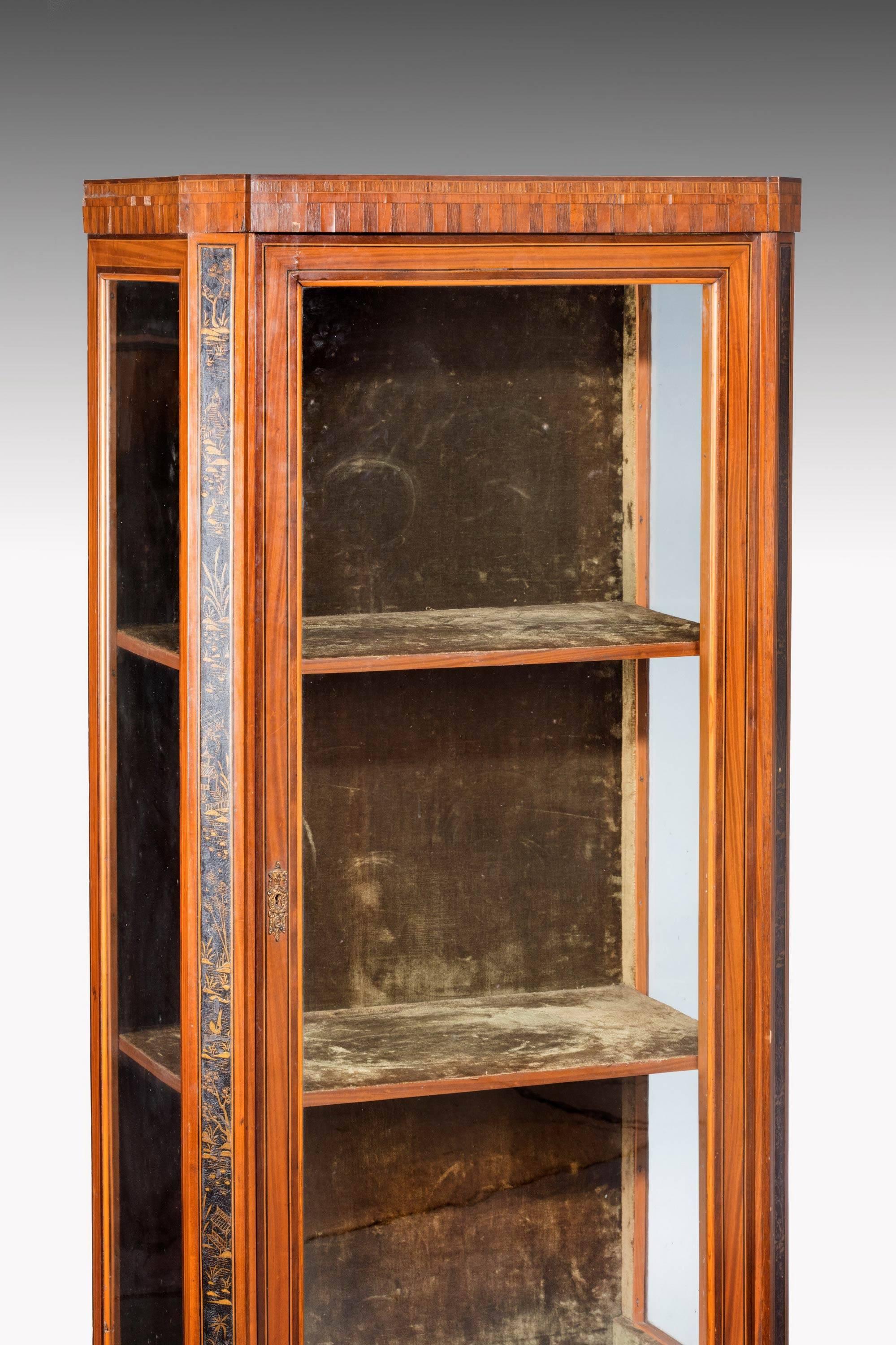 Pair of Late 19th Century French Satinwood Display Cabinets 1