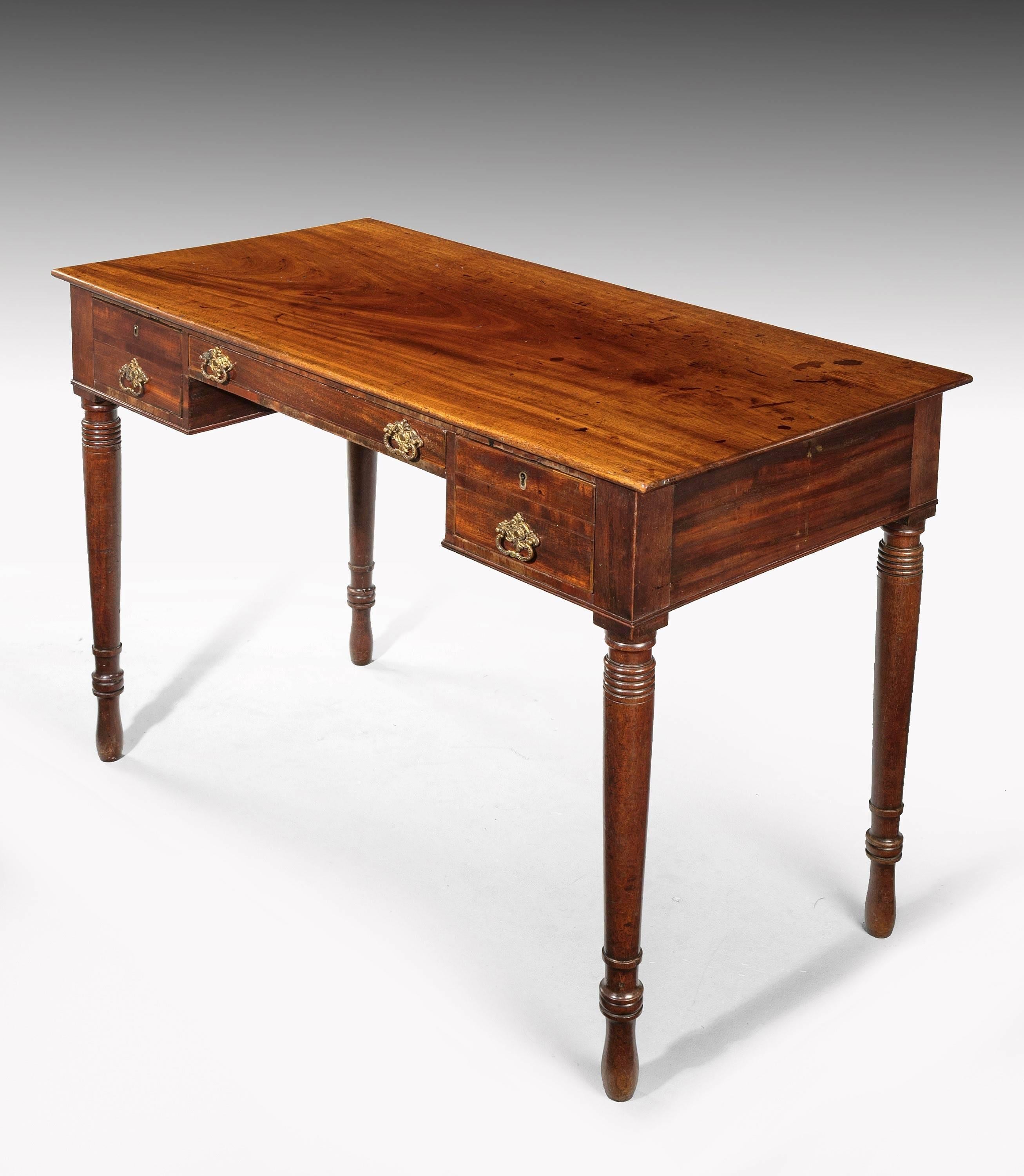 Regency Period Mahogany Writing Table, Incorporating Three Drawers In Excellent Condition In Peterborough, Northamptonshire