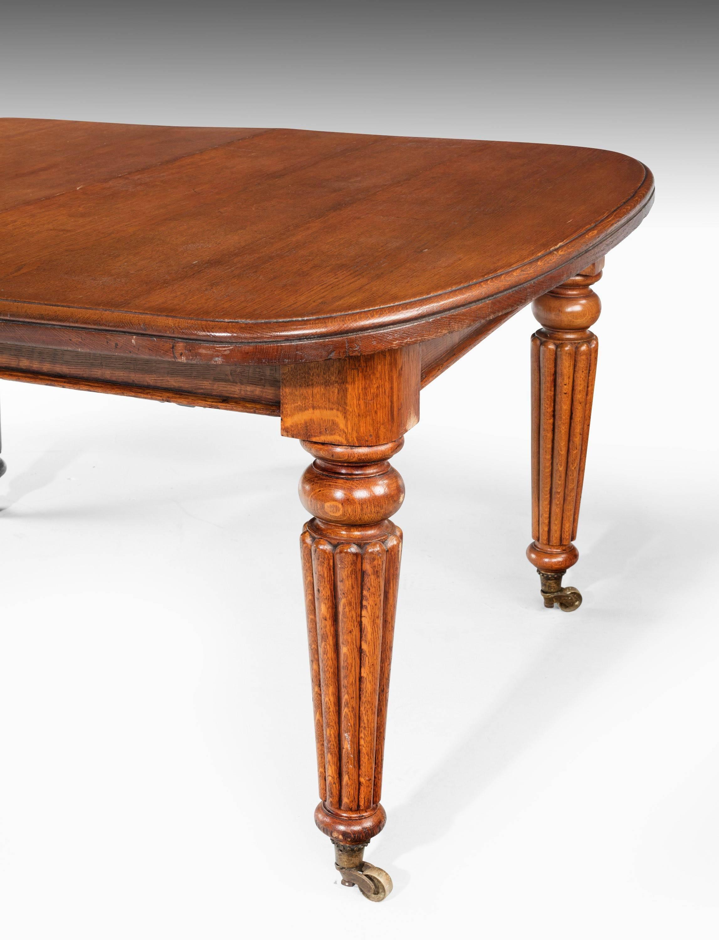 19th Century Late Regency Period Mahogany Extending Dining Table with Reeded Decoration