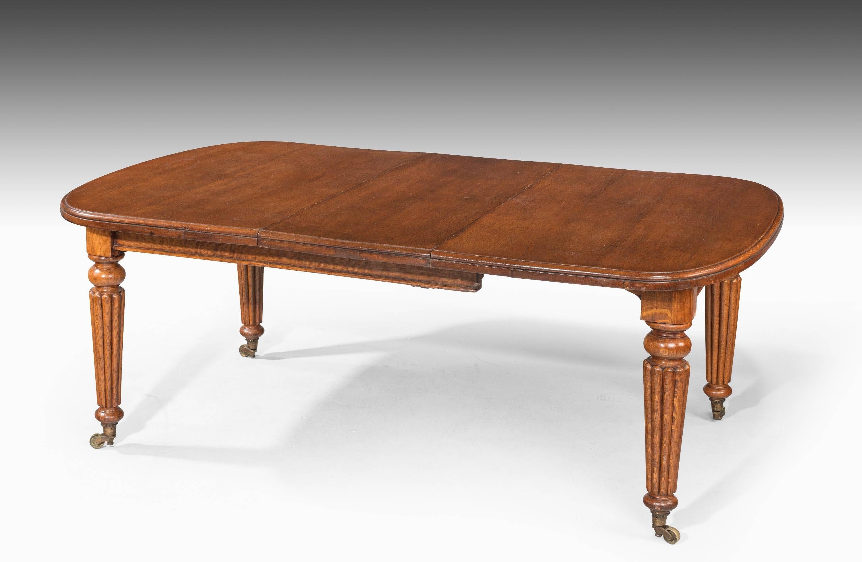Late Regency Period Mahogany Extending Dining Table with Reeded Decoration 3