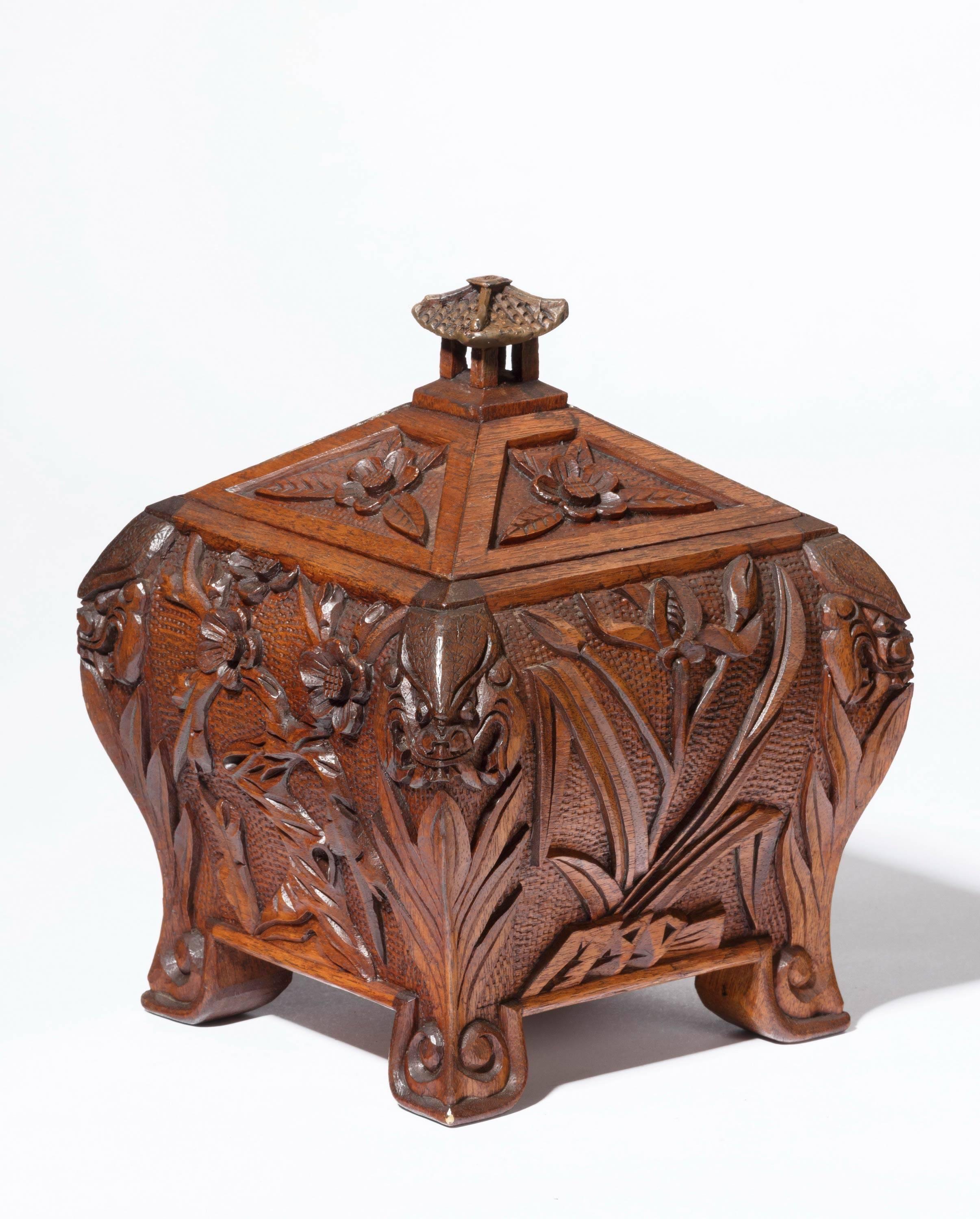 Late 19th Century Chinese Wooden Tea Caddy In Excellent Condition In Peterborough, Northamptonshire