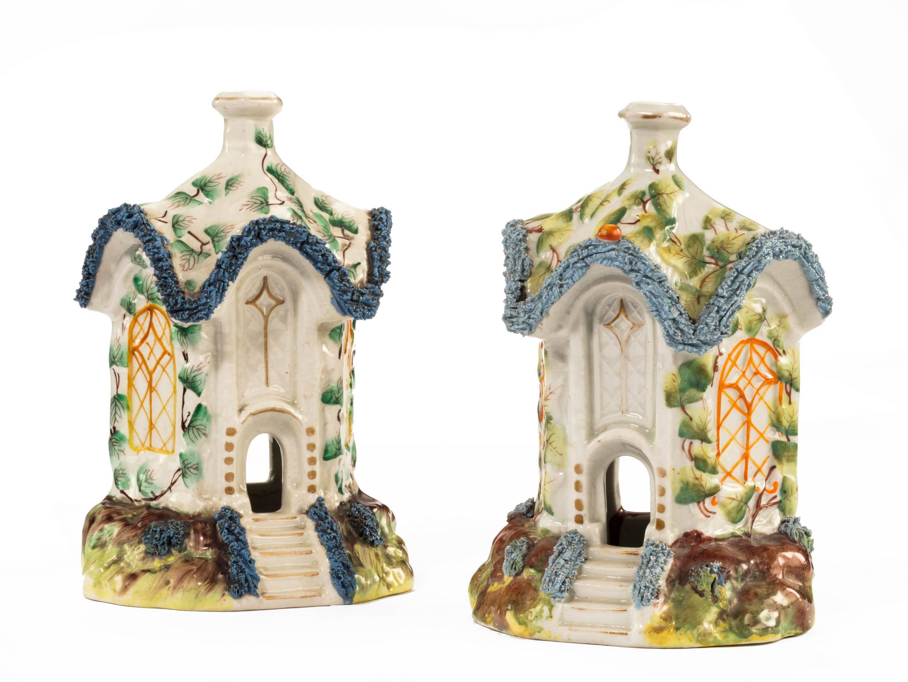 Pair of Staffordshire Pottery Pastille Burner in the Form of Houses In Excellent Condition In Peterborough, Northamptonshire