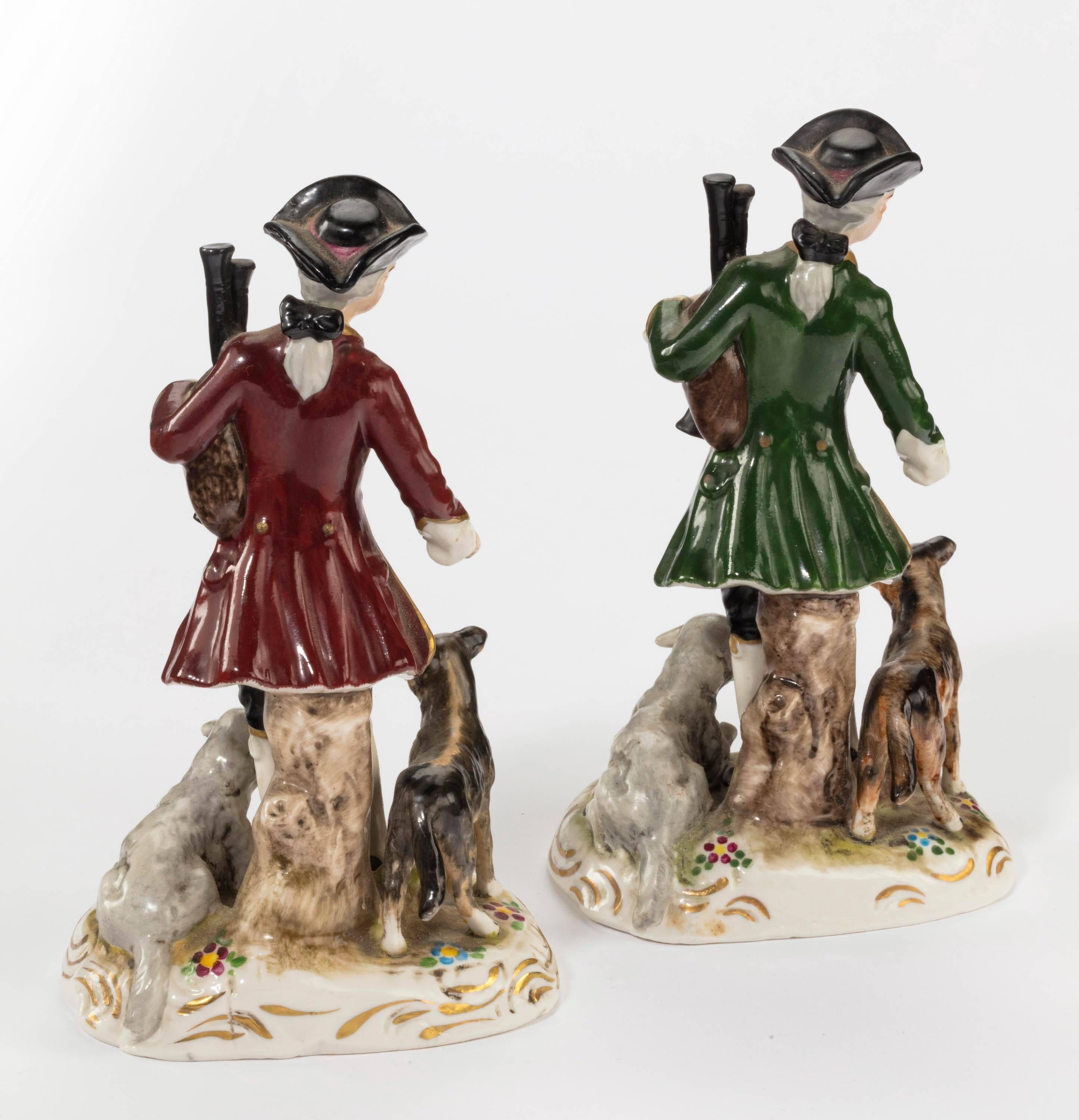 Pair of Early 20th Century Continental Porcelain Figures of Huntsman and Animals In Excellent Condition For Sale In Peterborough, Northamptonshire