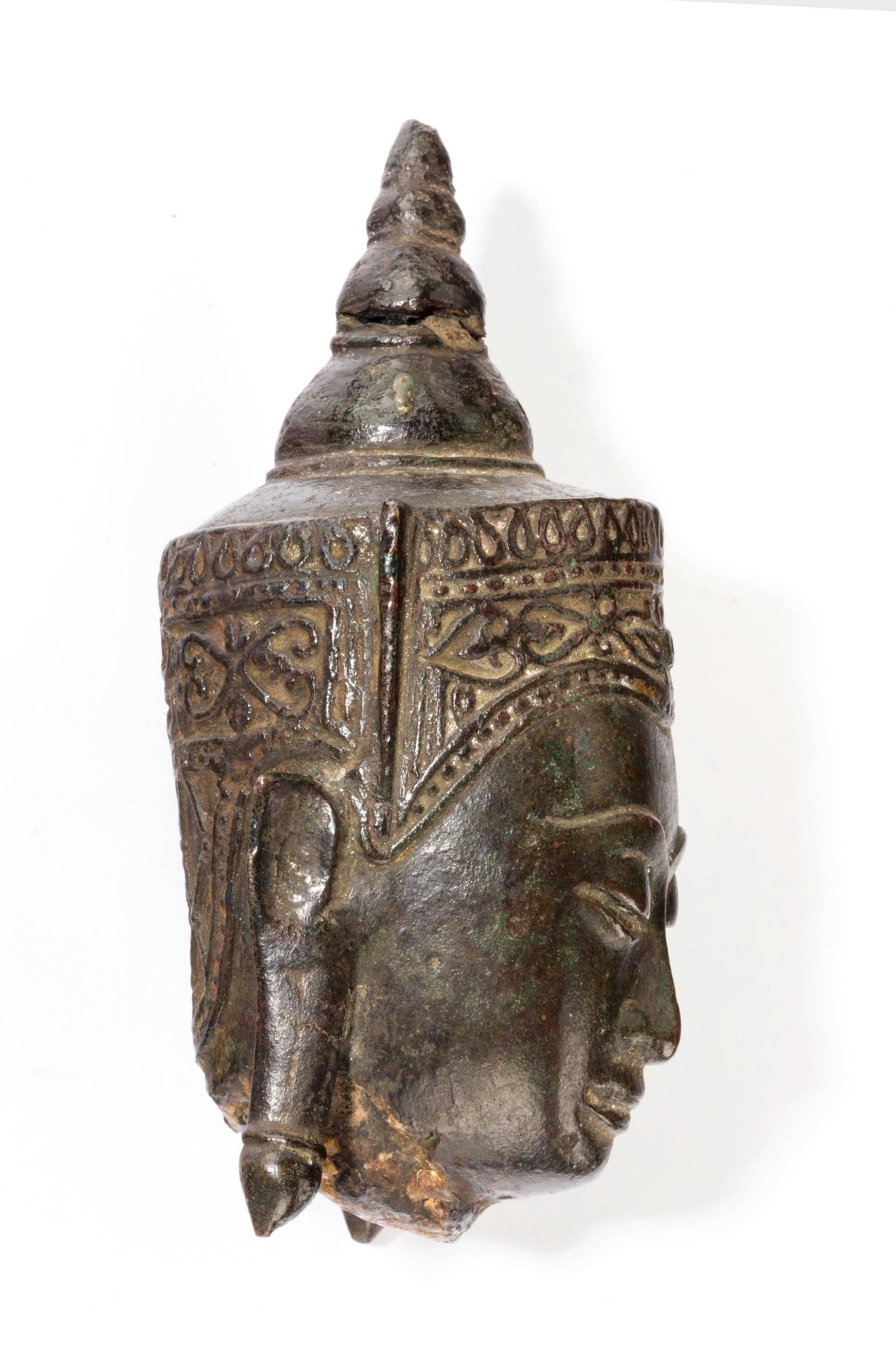 Early 19th Century Indian Bronze Figure Head of a Deity For Sale 1