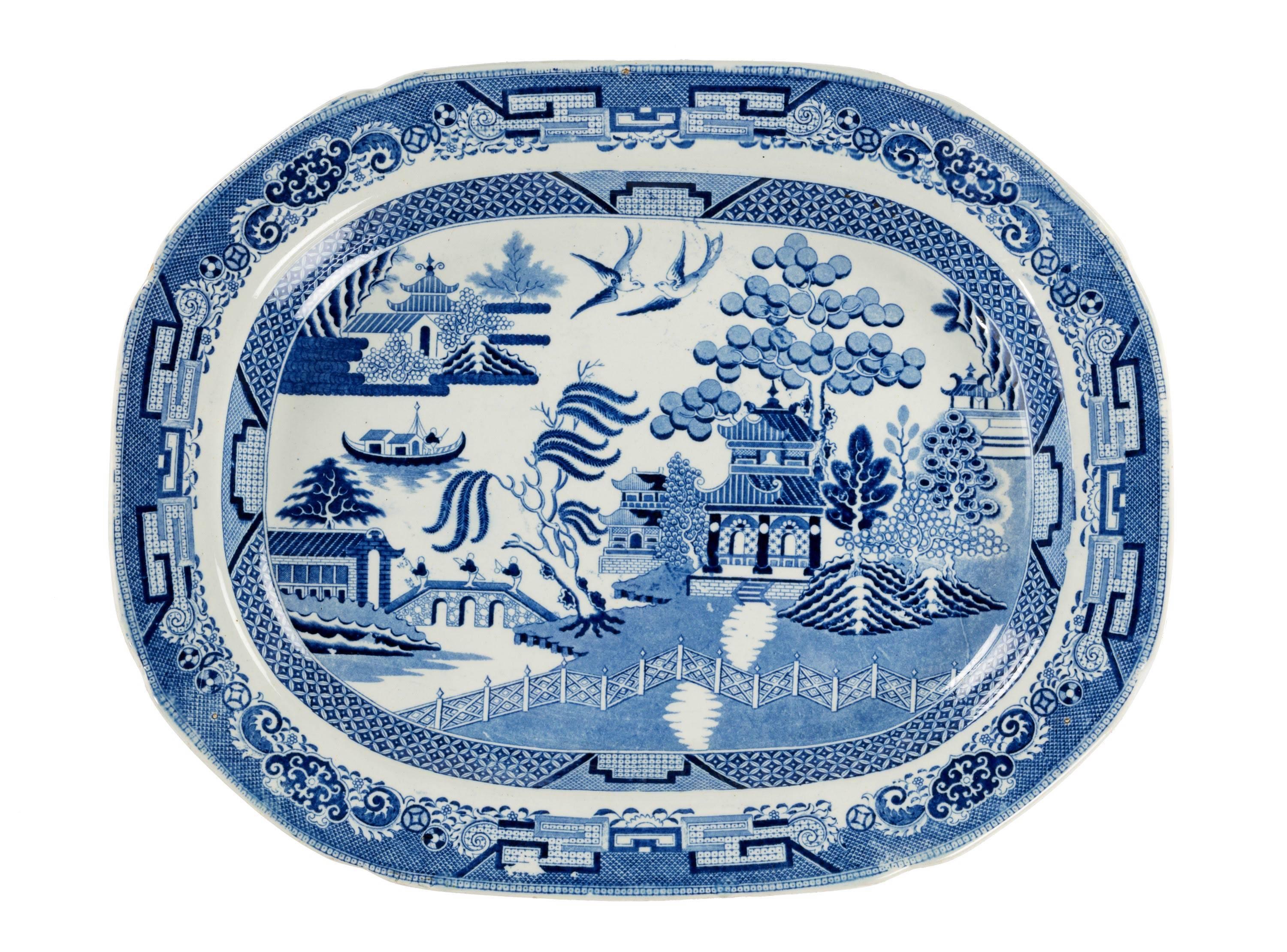 English Suite of Three Mid-19th Century Graduated Pottery Willow Pattern Achetes