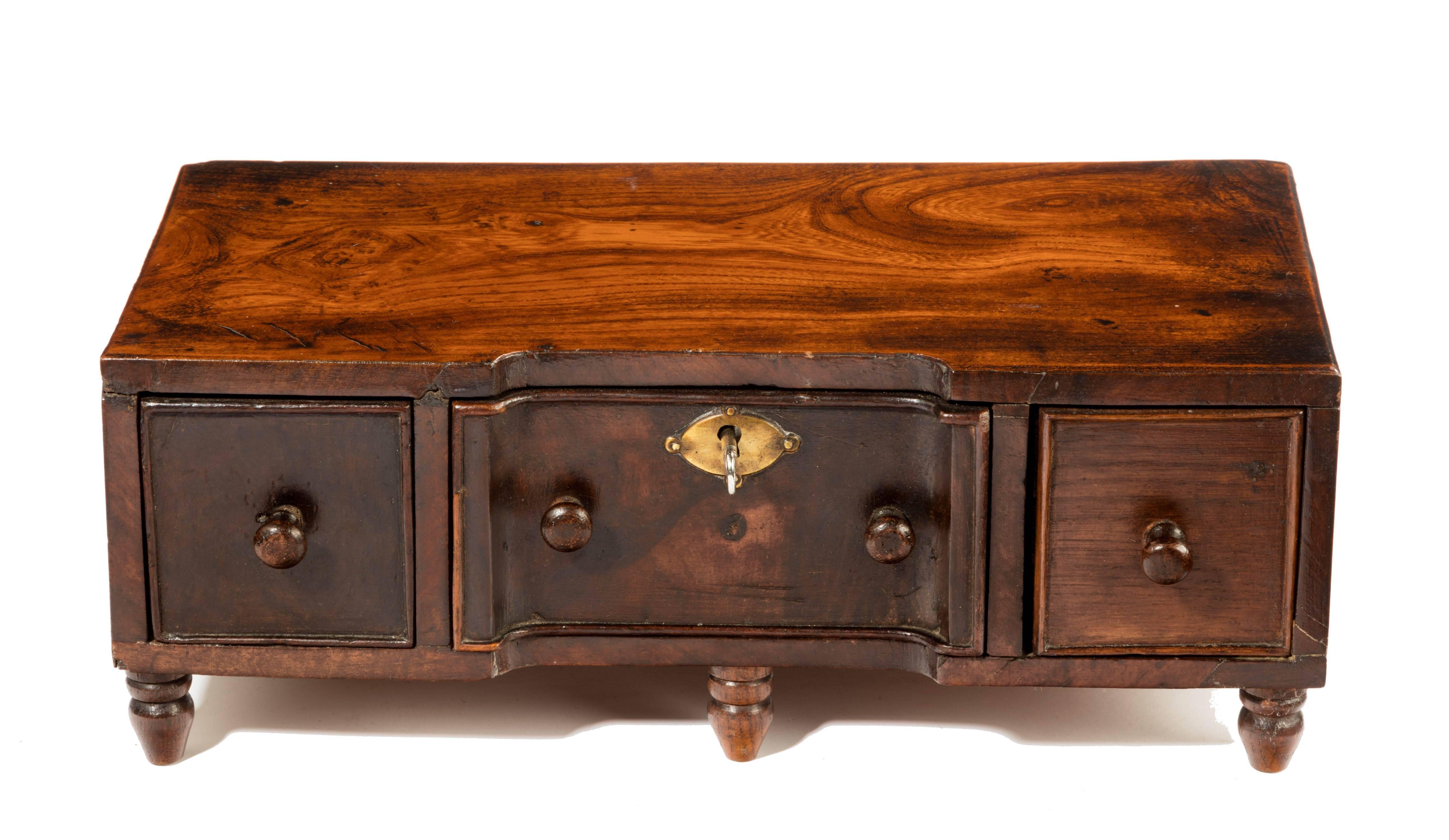 George III Period Elm Miniature Table Chest In Excellent Condition In Peterborough, Northamptonshire