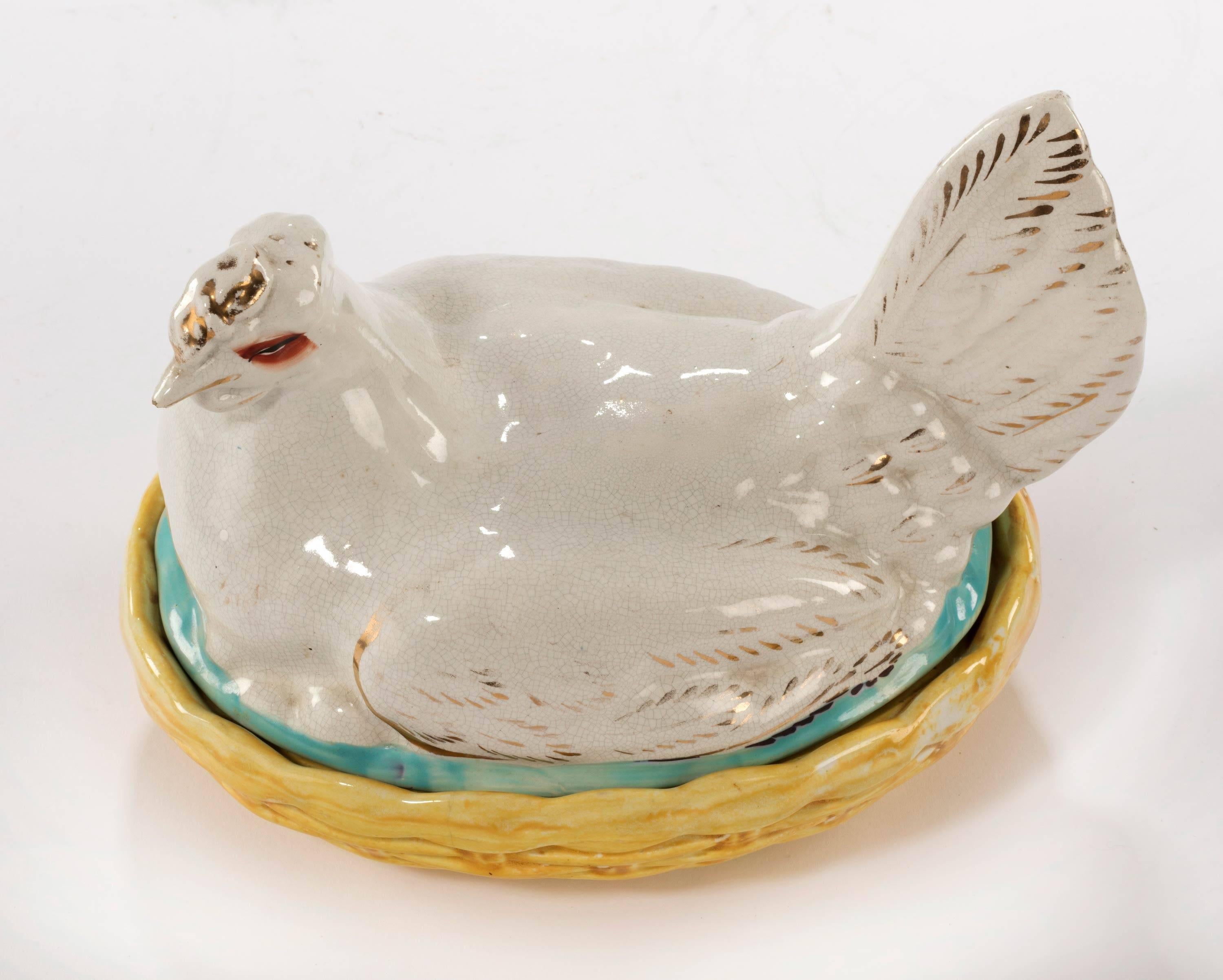 Small 19th Century Staffordshire Hen Basket In Excellent Condition In Peterborough, Northamptonshire