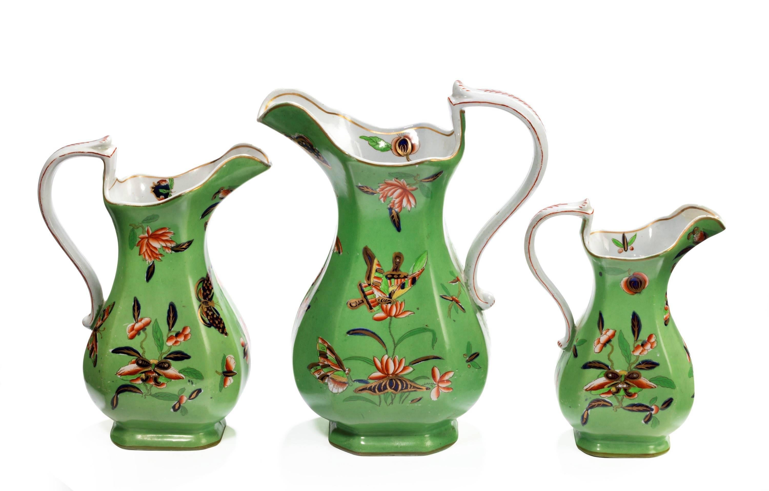 Set of Three Mid-19th Century Graduated Staffordshire Jugs In Excellent Condition For Sale In Peterborough, Northamptonshire