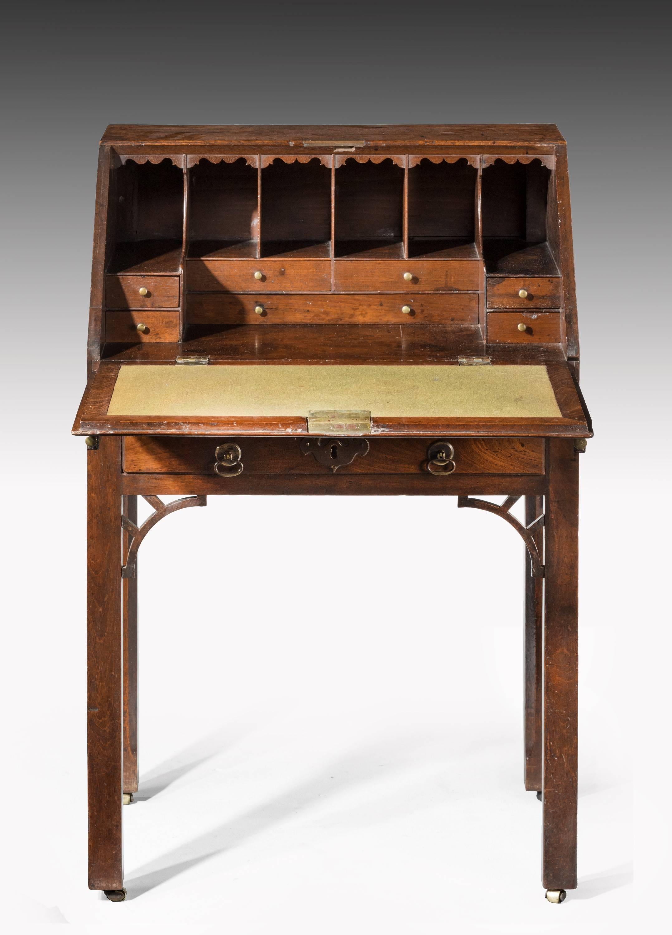 George III Period Bureau on Stand with Original Ring Drop Handles In Excellent Condition In Peterborough, Northamptonshire