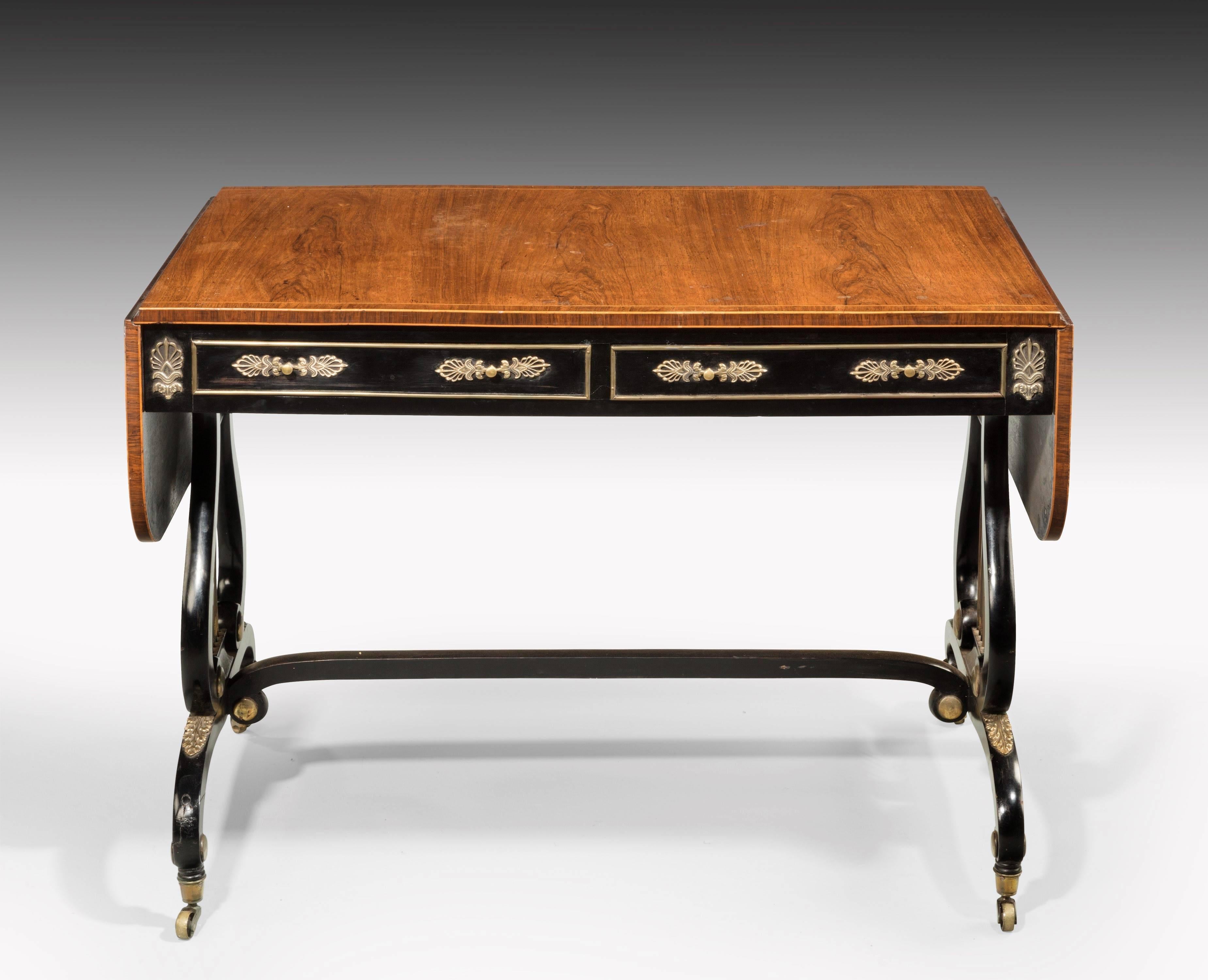 Regency Period Rosewood Sofa Table of the Most Elegant Form In Excellent Condition In Peterborough, Northamptonshire