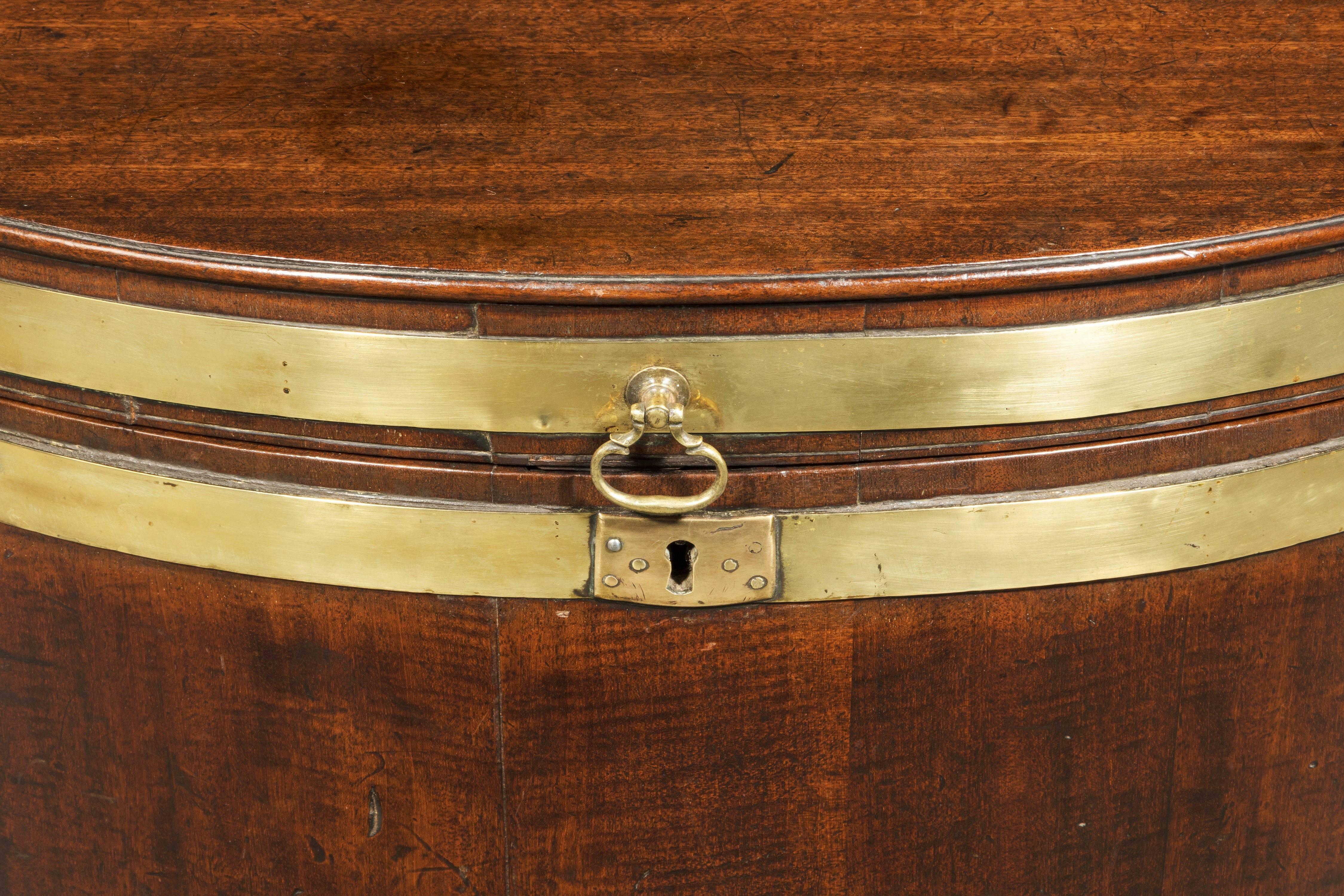 George III Period Mahogany Oval Brass Bound Wine Cooler In Good Condition In Peterborough, Northamptonshire