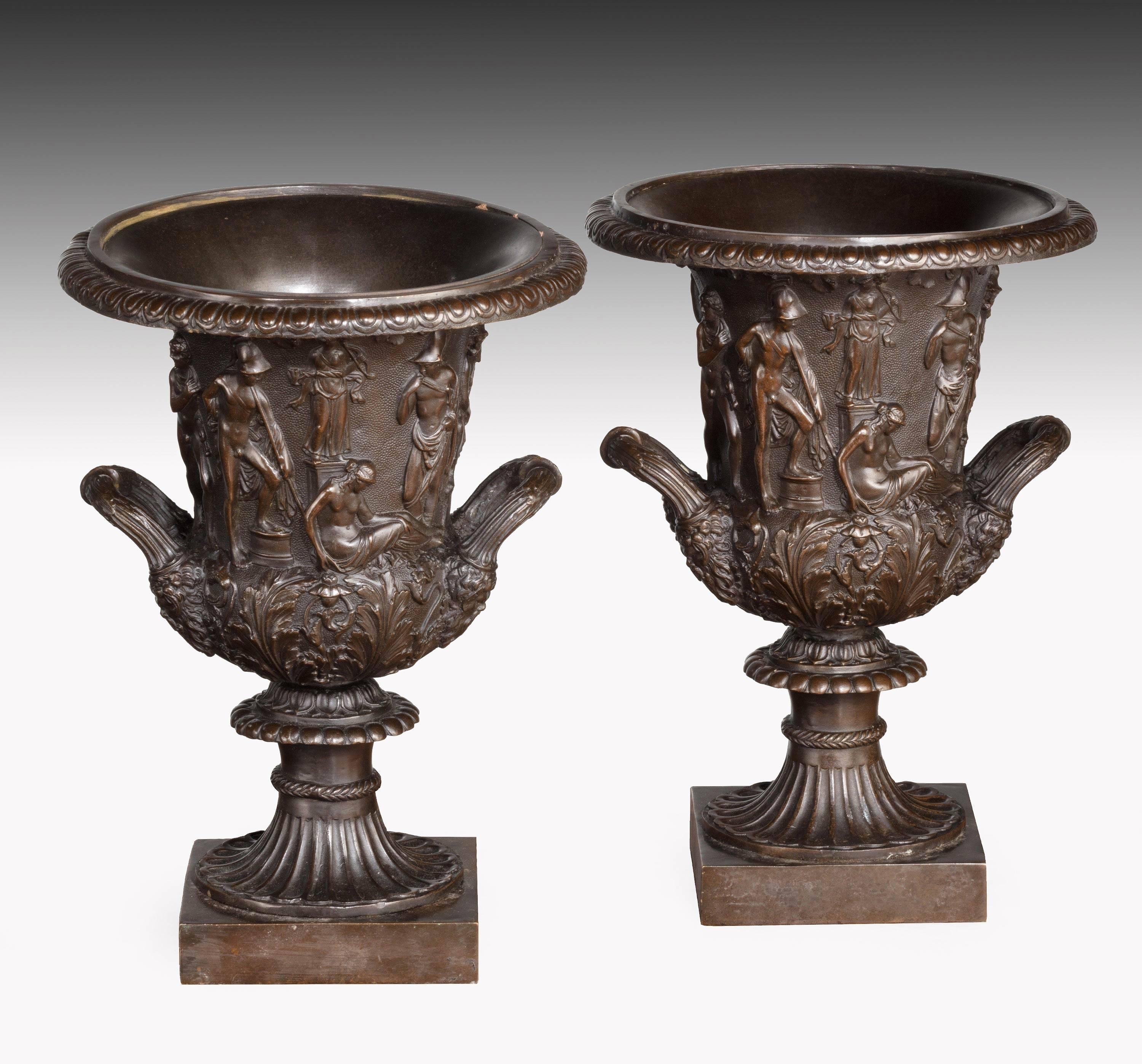 Pair of Early 20th Century Neoclassical Bronze Campana Shaped Urns For Sale 1