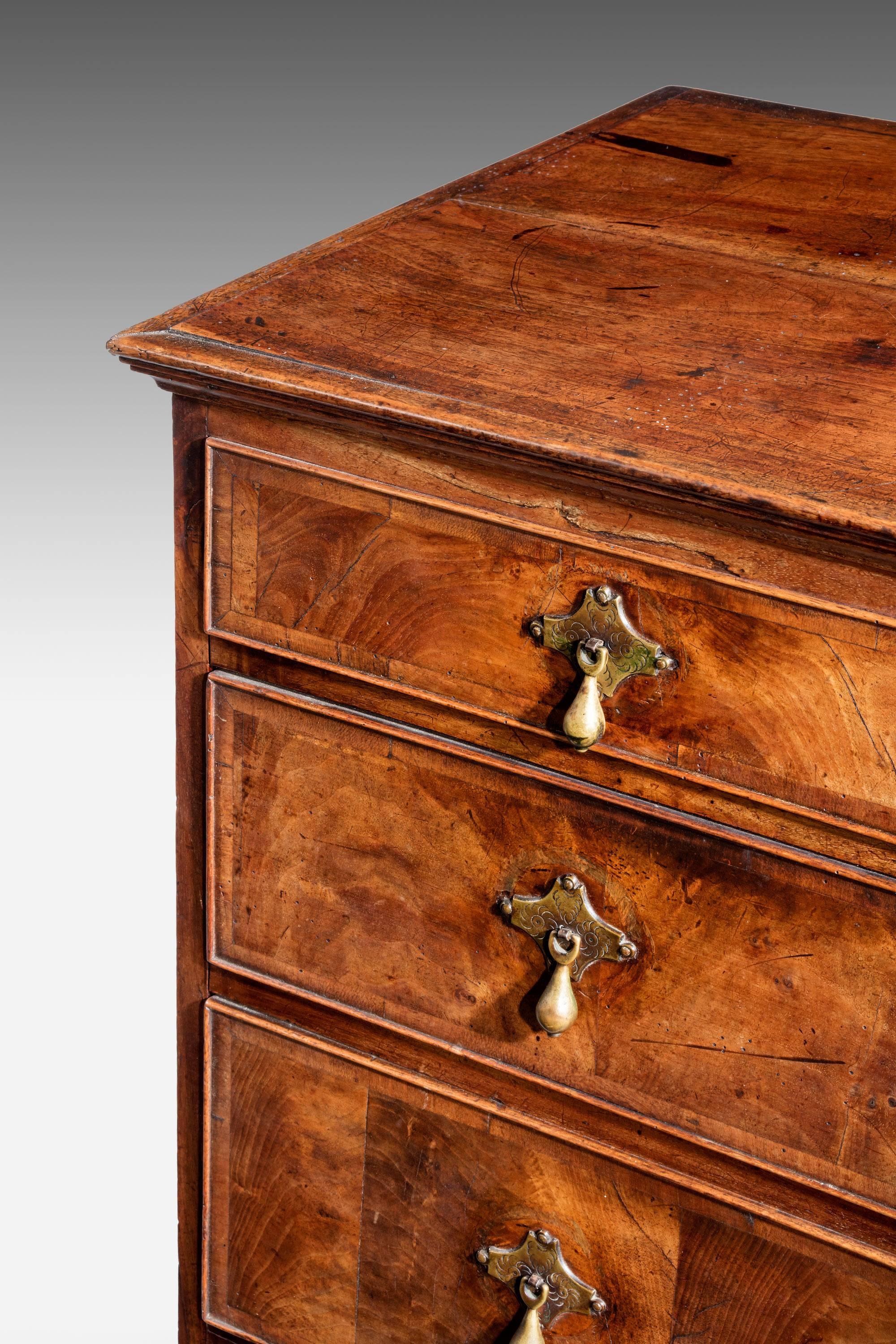 Mid 18th Century Walnut Chest of Drawers with Bone Inlay In Excellent Condition In Peterborough, Northamptonshire