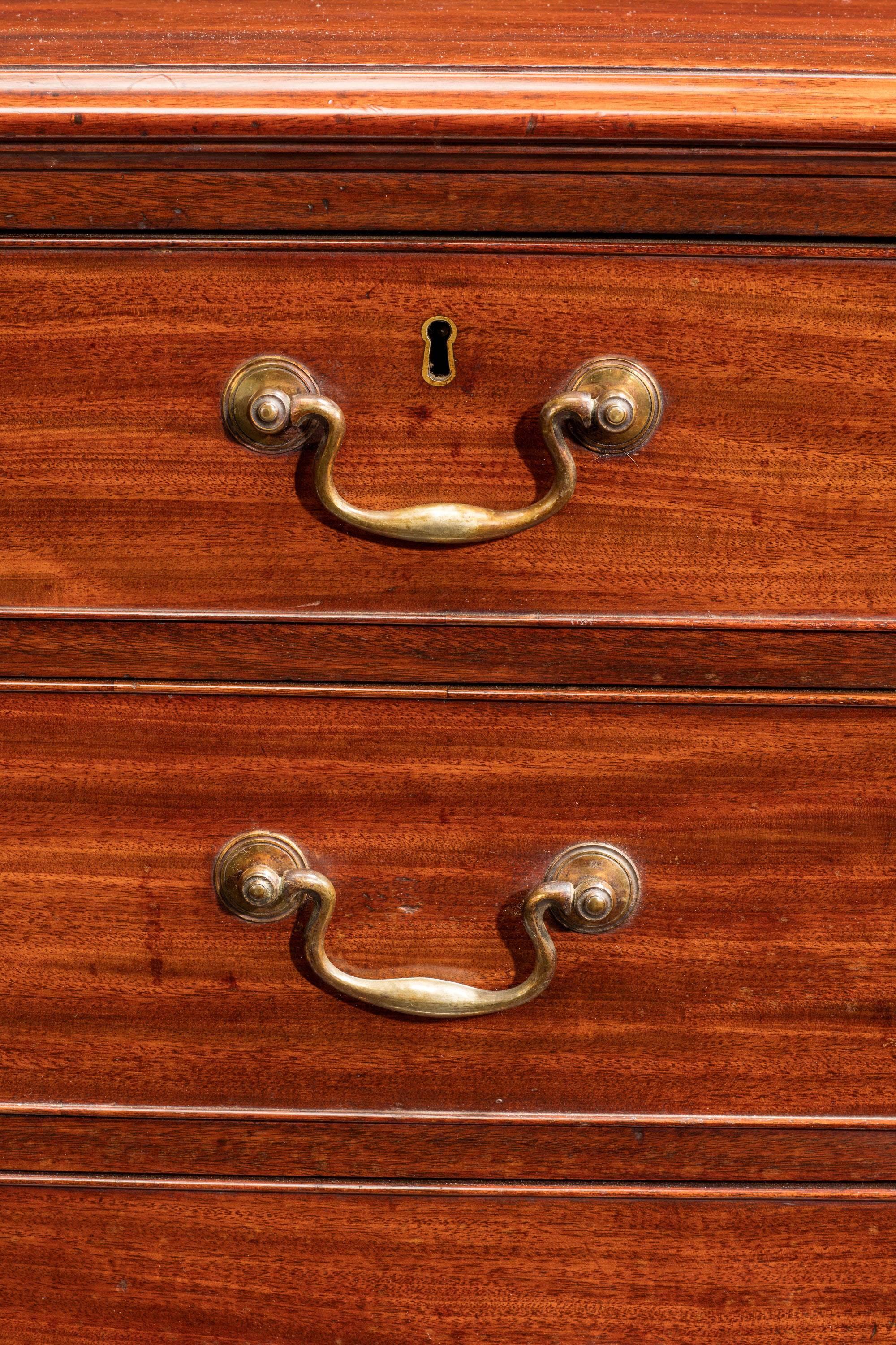 George III Mahogany Chest of Drawers In Good Condition In Peterborough, Northamptonshire