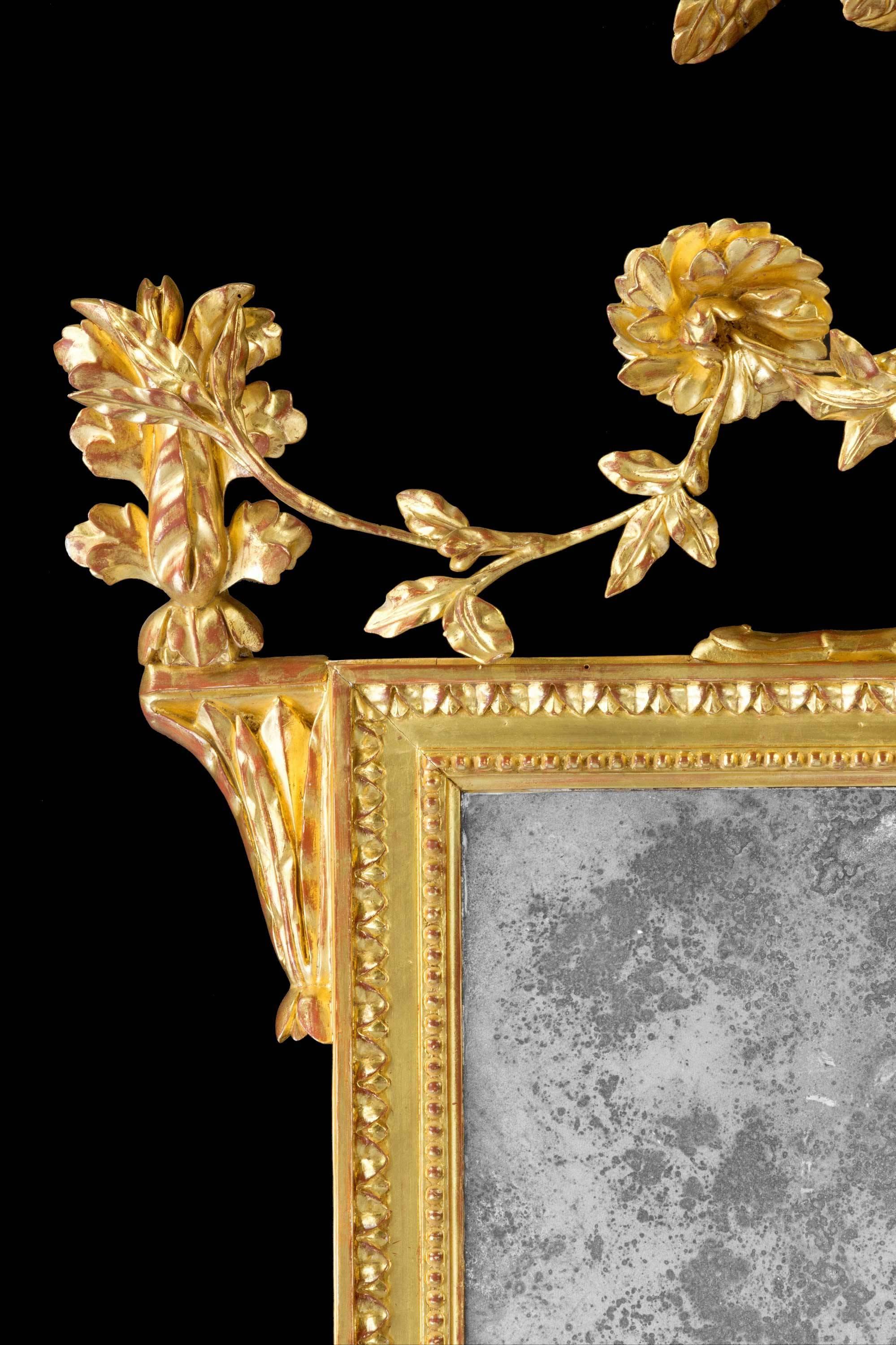 English Late 18th Century Giltwood Carved Mirror For Sale