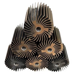 Moderne industrielle Skulptur aus Einzelelementen